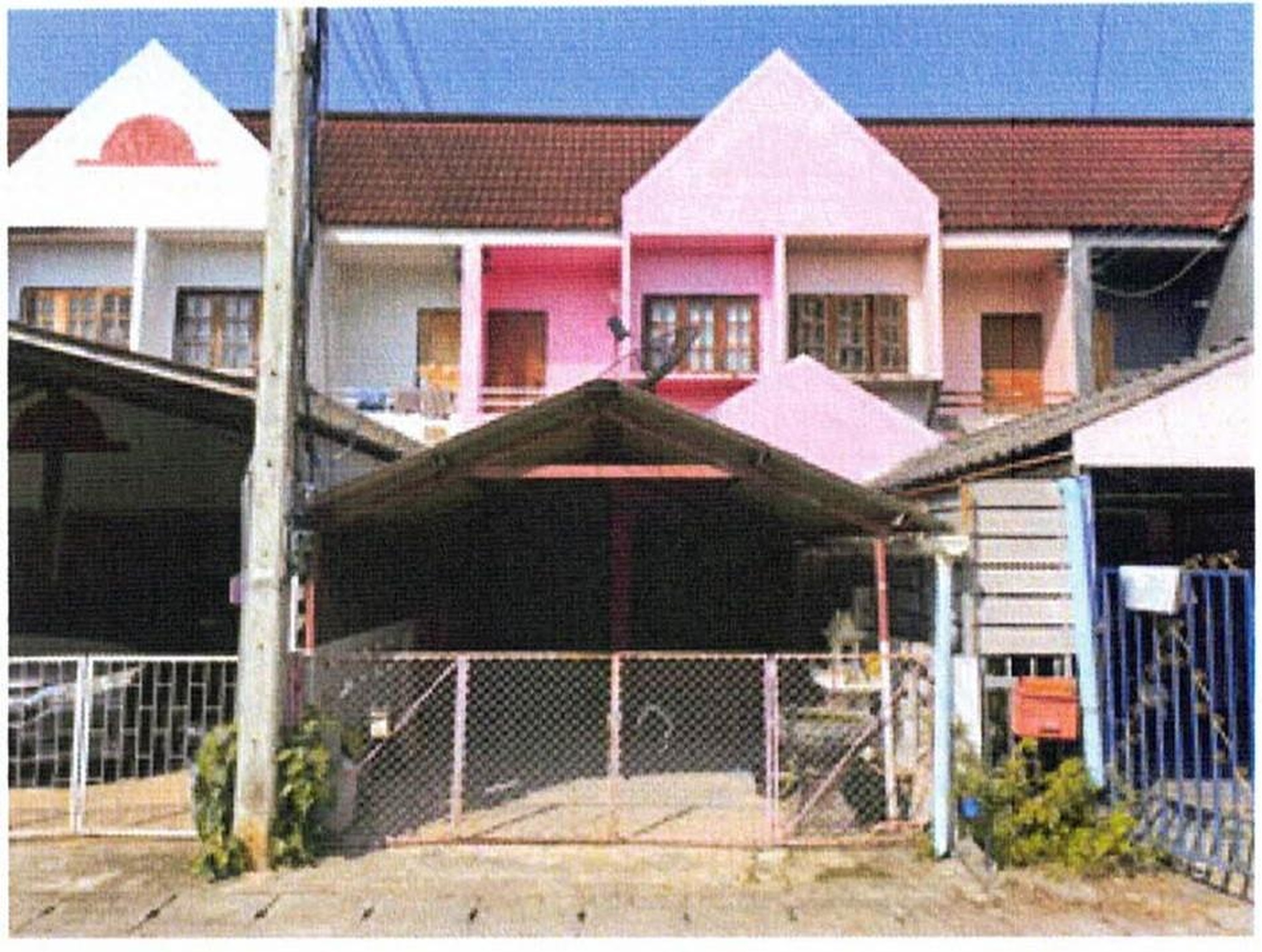 ทรัพย์สถาบันโดย GHB ทาวน์เฮาส์ ซอยพญาอินทร์ ถนนลำพูน - ลี้(ทล.106)