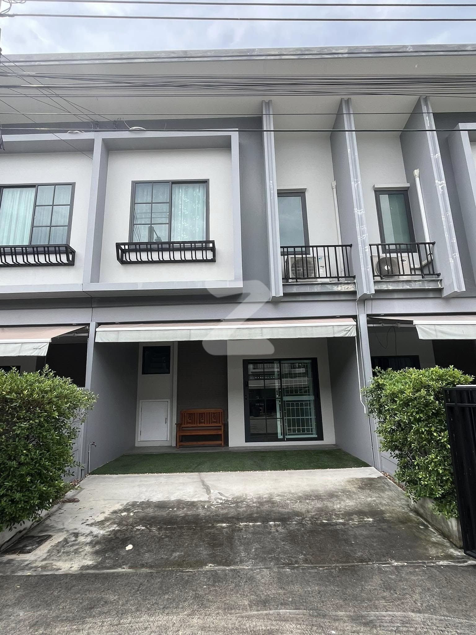 📣 ให้เช่า ทาวน์โฮม 2 ชั้น 🏠 ชื่อโครงการ : หมู่บ้าน บริทาเนีย เมกะทาวน์-บางนา : เจ้าของให้เช่าเอง (งดรับนายหน้า)