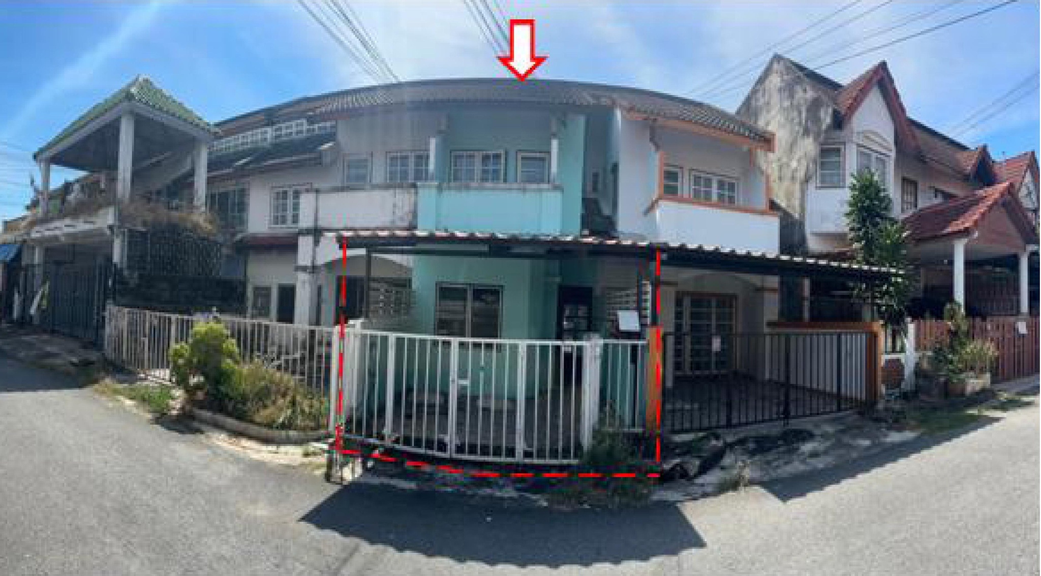 ทรัพย์สถาบันโดย GHB ทาวน์เฮาส์ บ้านร่มสุข 8 (Rom Suk 8)