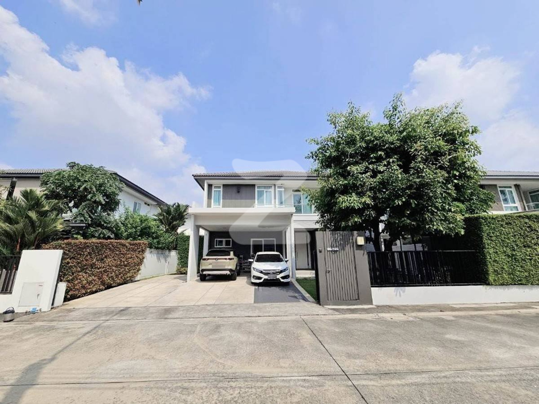 ขายด่วน! 🌳บ้านเดี่ยว พร้อมเฟอร์นิเจอร์ หมู่บ้าน มัณฑนา2 บางนา กม.7  ตรงข้าม Clubhouse และ สวนส่วนกลาง  ทำเลศักยภาพ ใกล้ Mega Bangna  : เจ้าของขายเอง (งดรับนายหน้า)