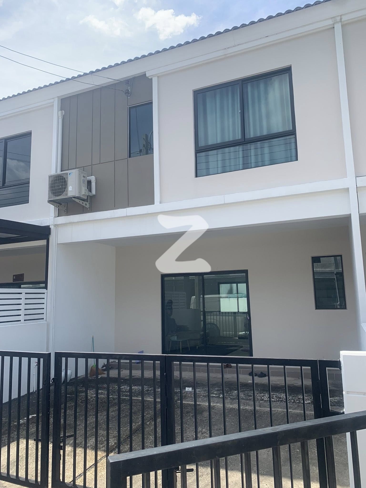 Owner โพส เดอะ คอนเนค วงแหวน-พระราม 9     บ้านใหม่ไม่เคยเข้าอยู่                                : เจ้าของให้เช่าเอง (งดรับนายหน้า)