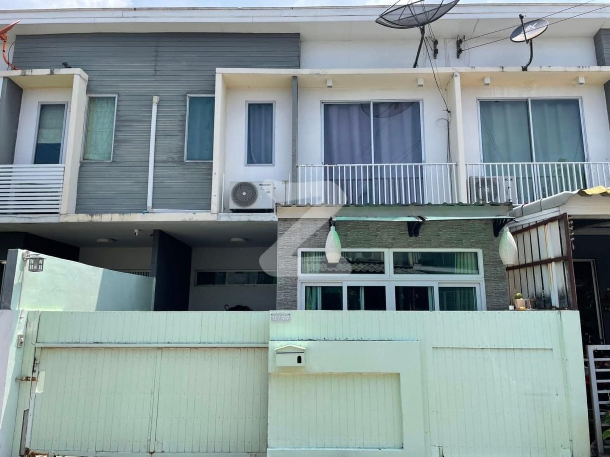 ขายทาวน์โฮม 2 ชั้น รีโนเวทใหม่ทั้งหลัง ต่อเติมห้องที่ 4 พร้อมอยู่ เดินทางสะดวก เดอะ คอนเนค 10 แบริ่ง สเตชั่น : เจ้าของขายเอง (งดรับนายหน้า)