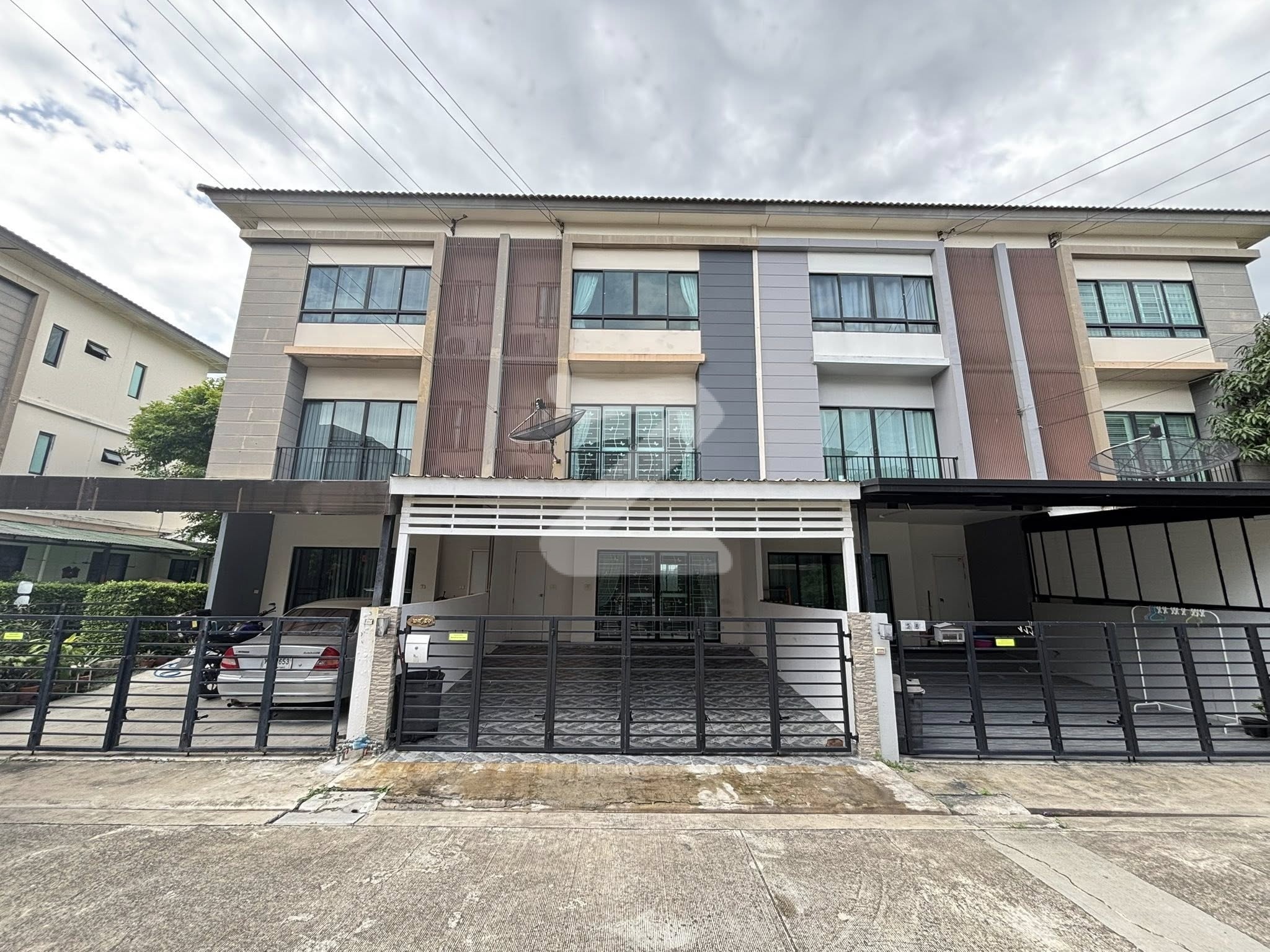 The Connect Up 3 เฉลิมพระเกียรติ 67 ทาวน์โฮม 3 ชั้น สไตล์โมเดิร์น(ตรงข้ามโรงเรียนนานาชาติ)👨‍🏫 : เจ้าของขายเอง (งดรับนายหน้า)