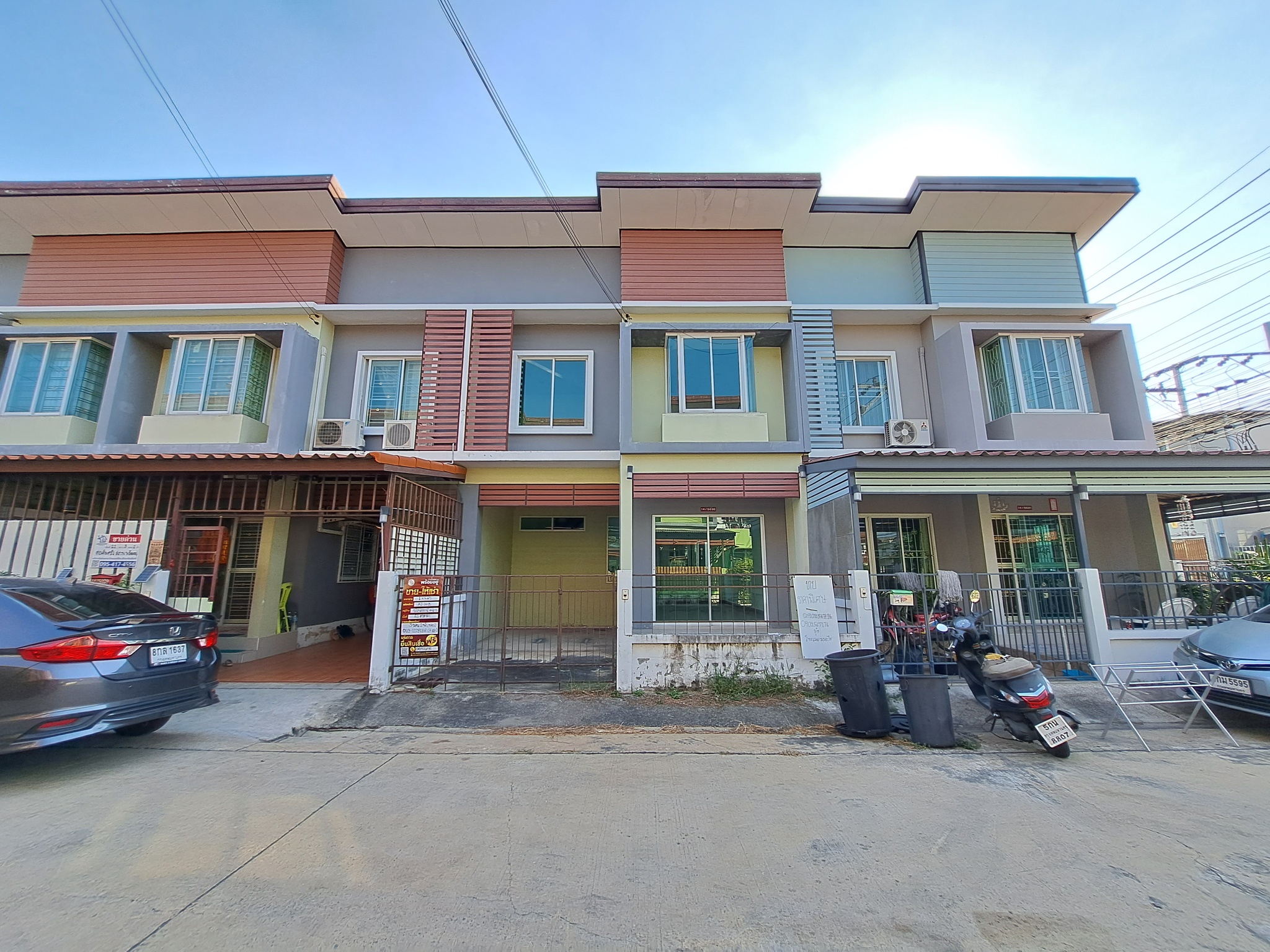 ทรัพย์สถาบันโดย JAM ทาวน์เฮาส์ บัวทองธานี (Buathong Thani)