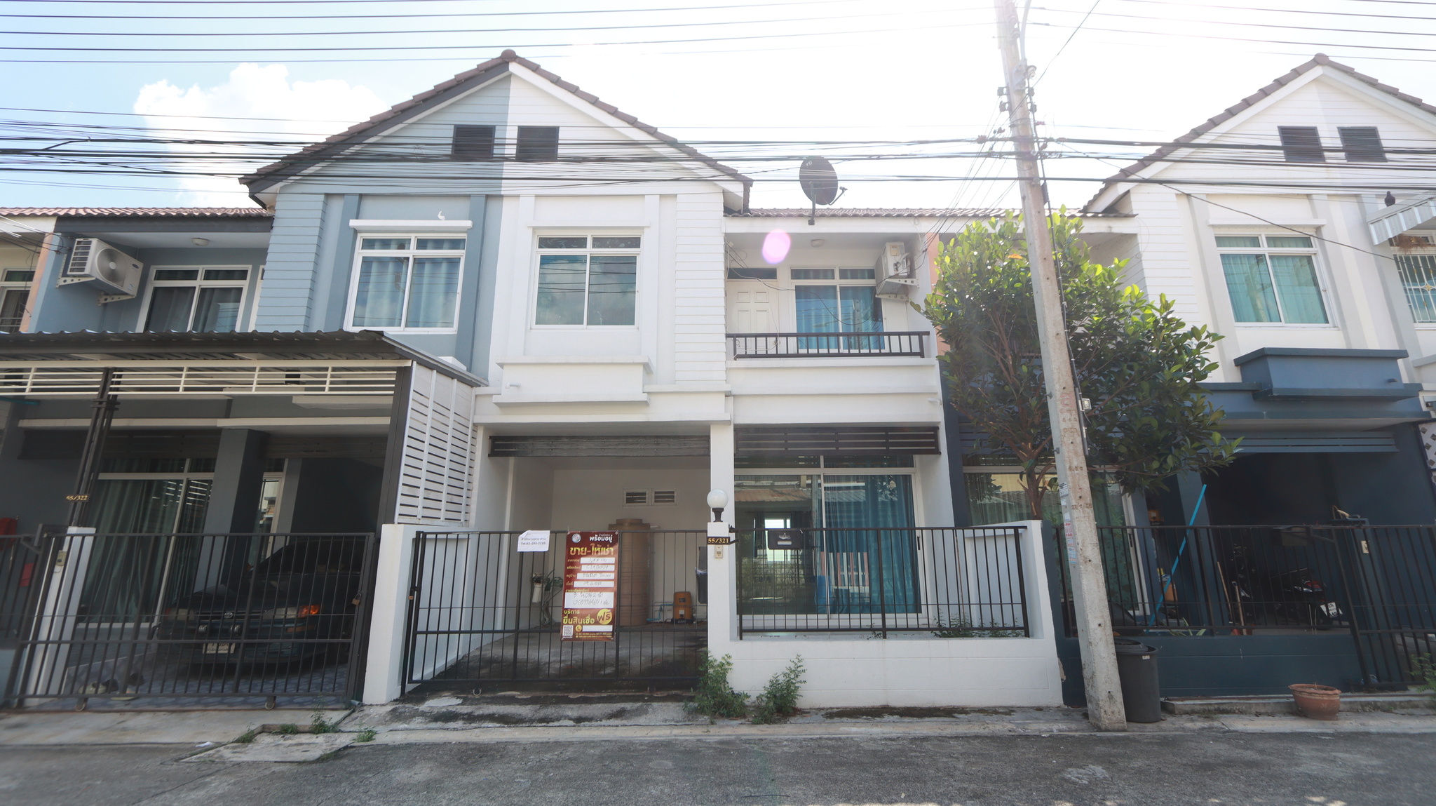 ทรัพย์สถาบันโดย JAM ทาวน์เฮาส์ ธนนันท์ วิลเลจ รังสิต คลอง 3 (Thananan Village Rangsit Klong 3)