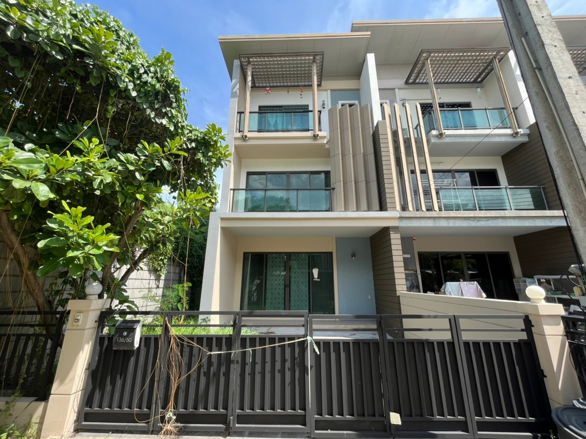 ทรัพย์สถาบันโดย JAM ทาวน์เฮาส์ ทาวน์ อเวนิว พระราม 2 (Town Avenue Rama 2)