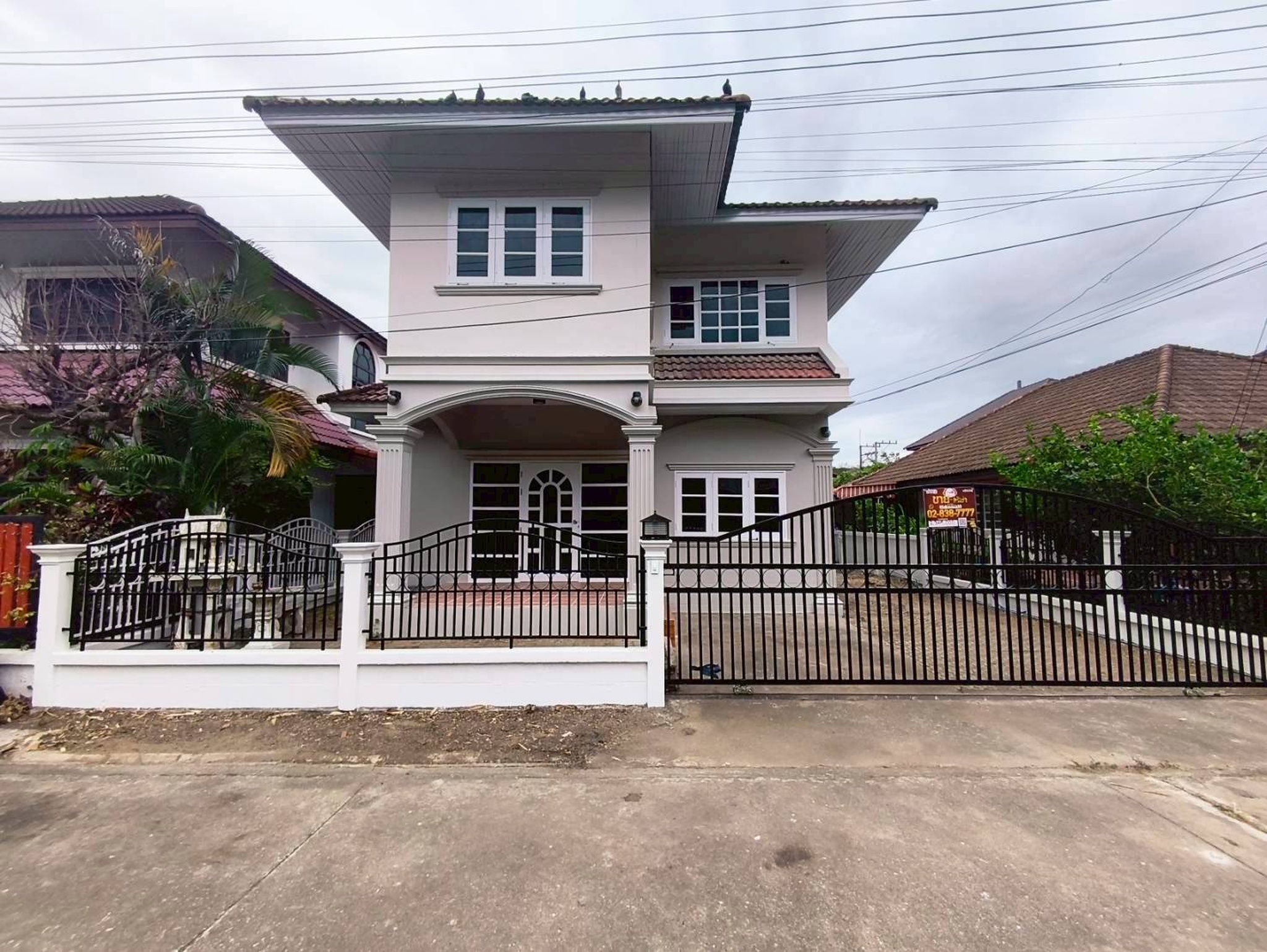 ทรัพย์สถาบันโดย JAM บ้านเดี่ยว บ้านรุ่งเรืองเลควิลล์ (Pingdoi Lake View)