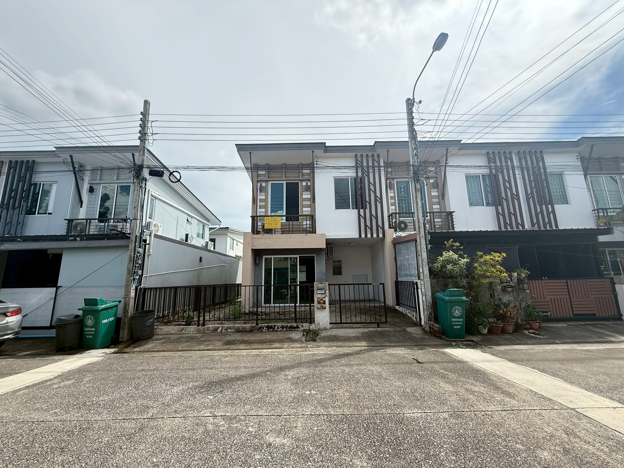 ทรัพย์สถาบันโดย JAM ทาวน์เฮาส์ บ้านพฤกษาไพร์ม ศรีนครินทร์-บางนา (Baan Pruksa Prime Srinakarin-Bangna)