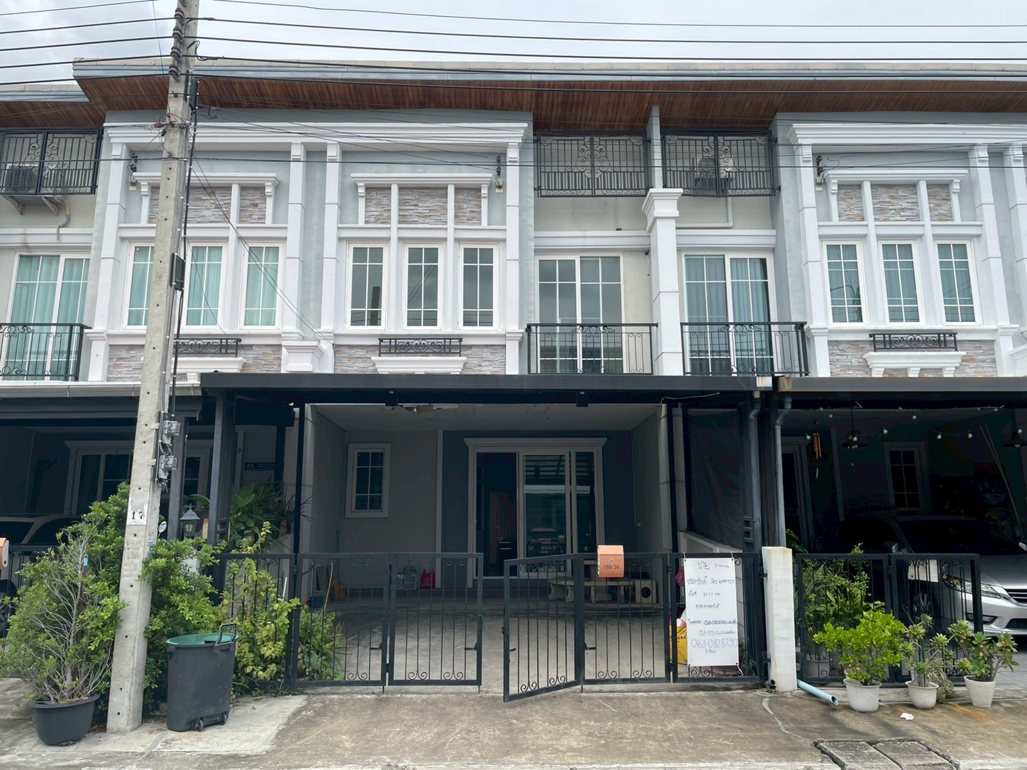 ทรัพย์สถาบันโดย JAM ทาวน์เฮาส์ โกลเด้น ทาวน์ 3 ลาดพร้าว-เกษตรนวมินทร์ (Golden Town 3 Ladprao-Kaset Nawamin)