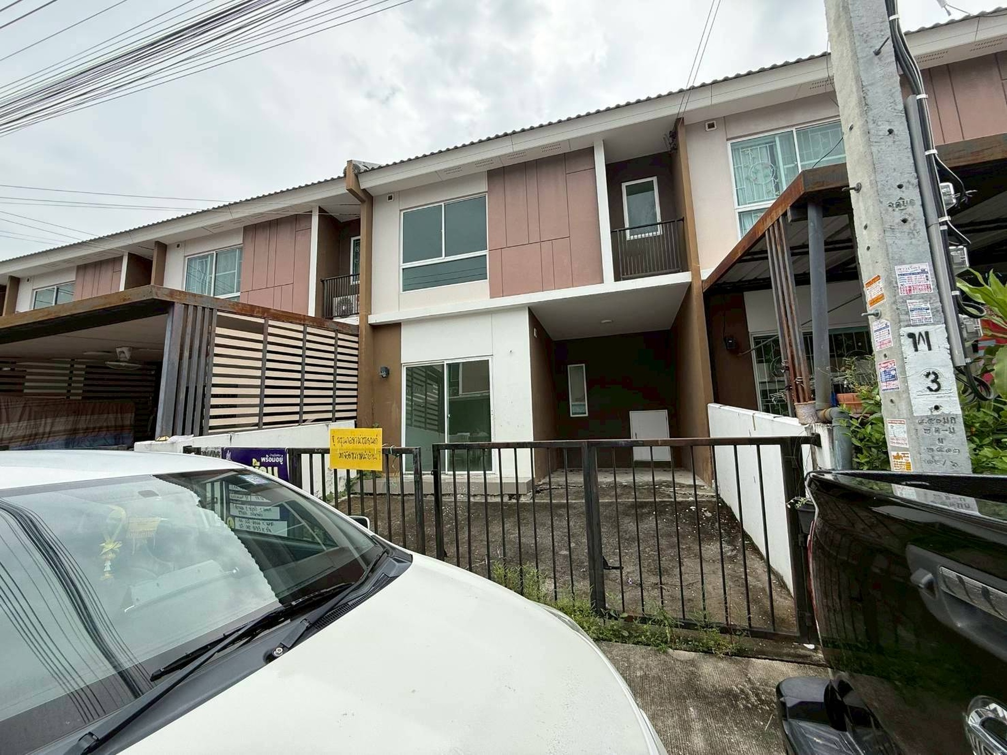 ทรัพย์สถาบันโดย JAM ทาวน์เฮาส์ เดอะ คอนเนค 51 เทพารักษ์ - เมืองใหม่ (The Connect Teparak-Muang Mai)