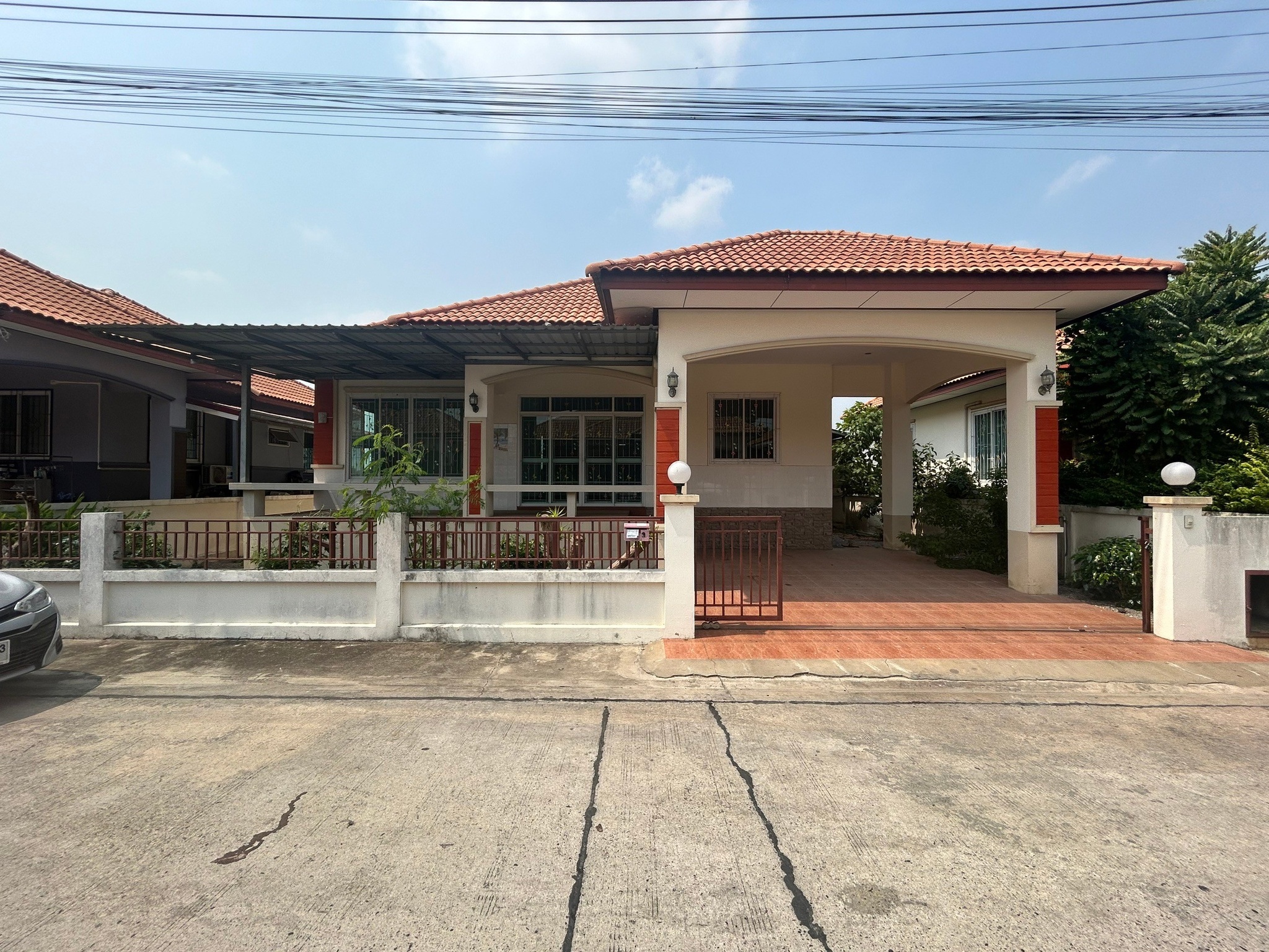 ทรัพย์สถาบันโดย JAM บ้านเดี่ยว บ้านฐานมั่นคง โครงการ 15 ซอยเอราวัณ 27 (Baan Thanmunkhong 15 Soi Erawan 27)