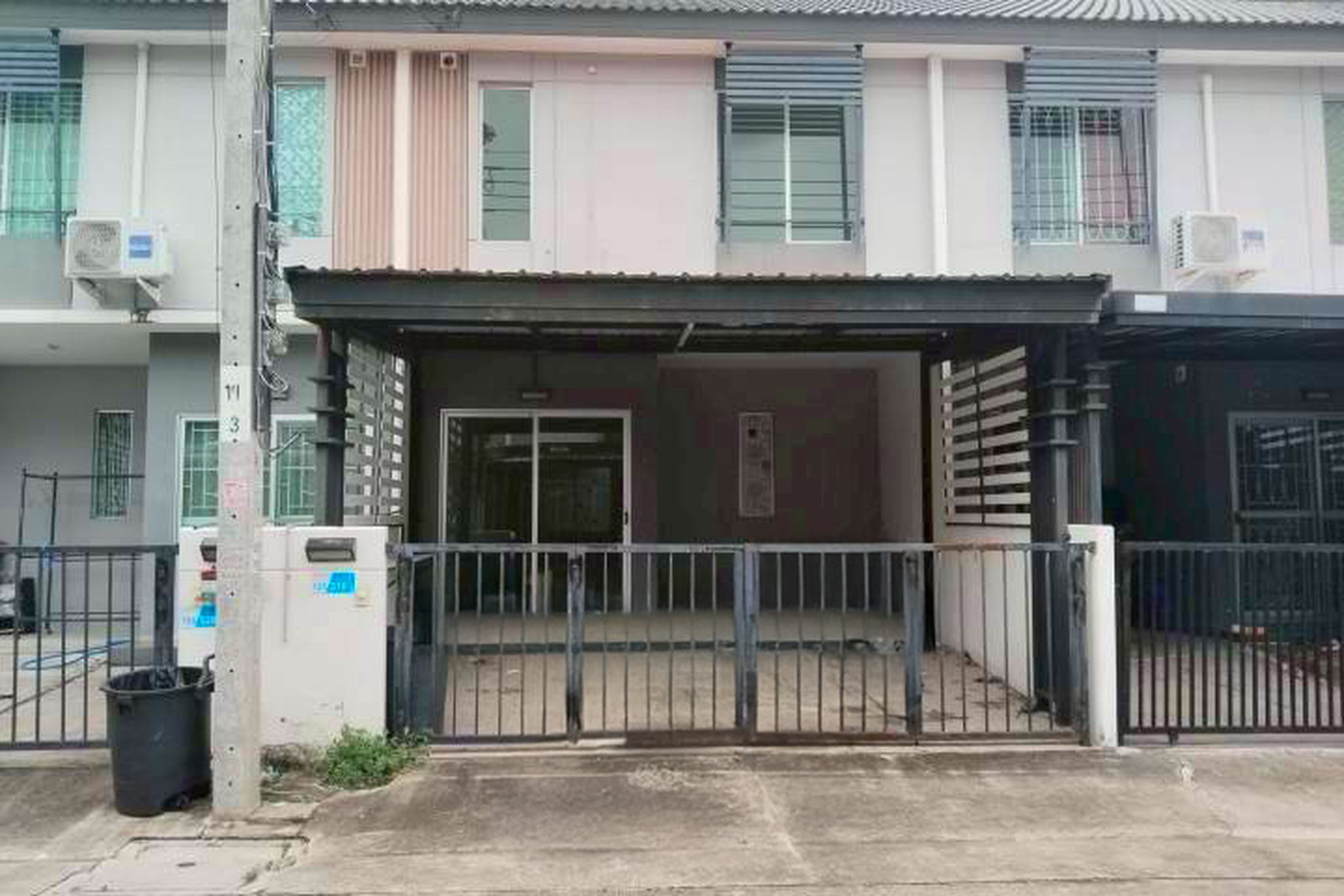ทรัพย์สถาบันโดย JAM ทาวน์เฮาส์ พฤกษา 125 ลาดกระบัง-สุวรรณภูมิ 3 (Baan Pruksa 125 Ladkrabang-Suvarnabhumi 3)