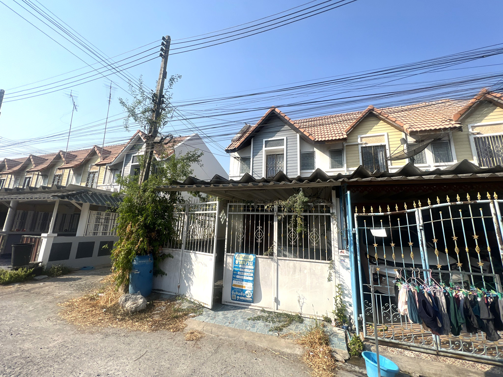 ทรัพย์สถาบันโดย JAM ทาวน์เฮาส์ บ้านแฟมิลี่แลนด์ (Family Land)