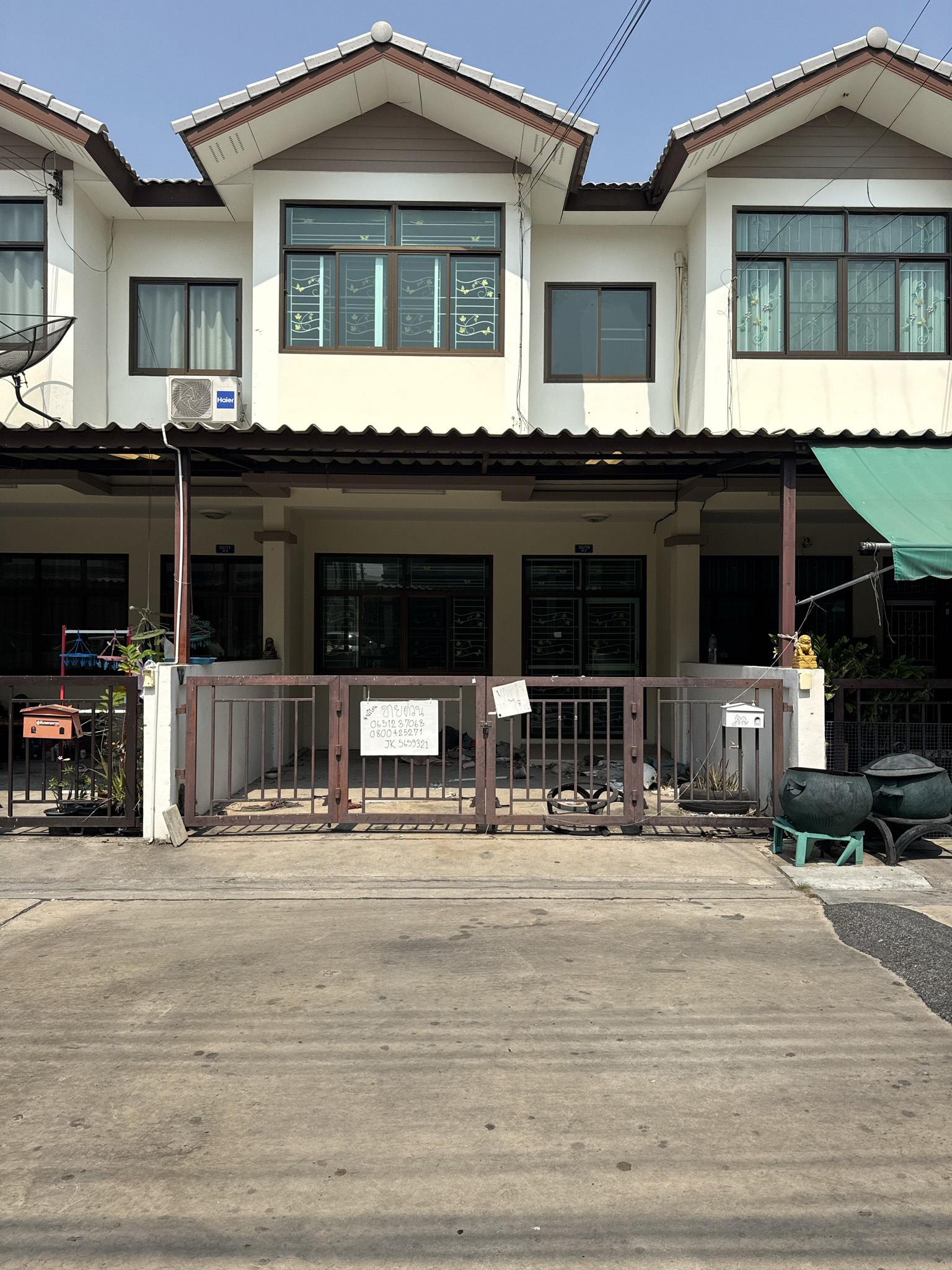 ทรัพย์สถาบันโดย JAM ทาวน์เฮาส์ ชลพฤกษา (Cholpruksa Napa)