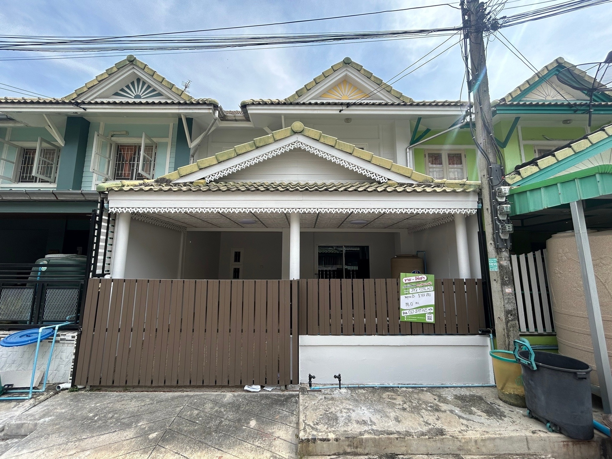 ทรัพย์สถาบันโดย JAM ทาวน์เฮาส์ หมู่บ้านพฤกษา B (Baan Wararak Rangsit-Klong Sam)