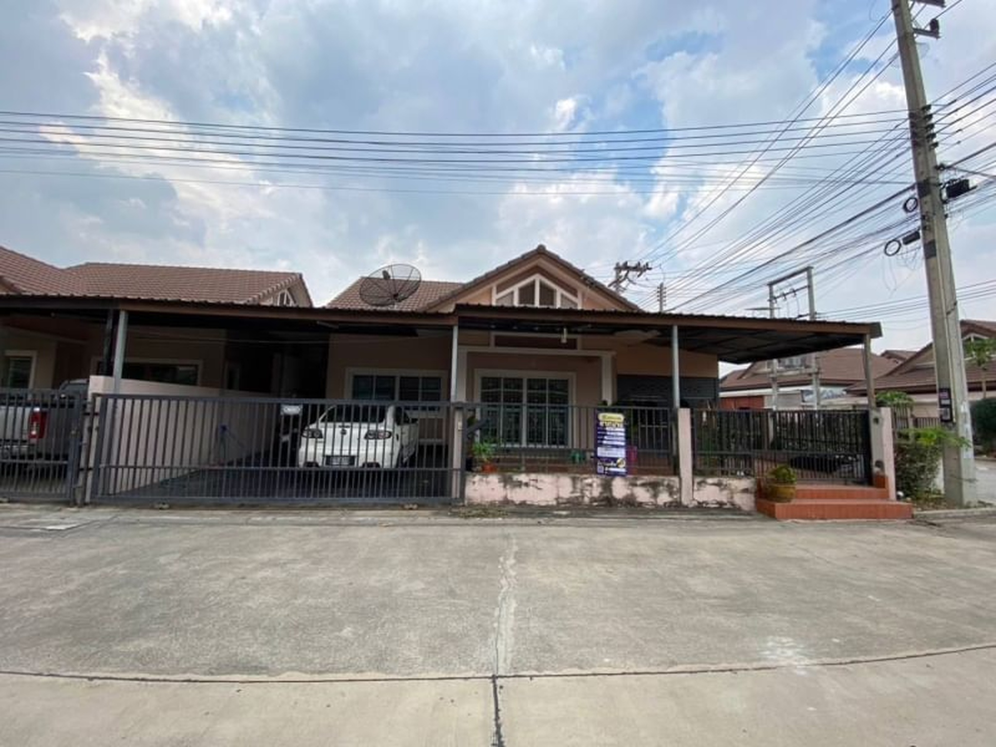 ทรัพย์สถาบันโดย JAM ทาวน์เฮาส์ บีลีฟโฮม สปอร์ตวิลเลจ (B Leaf Home Sport Village)