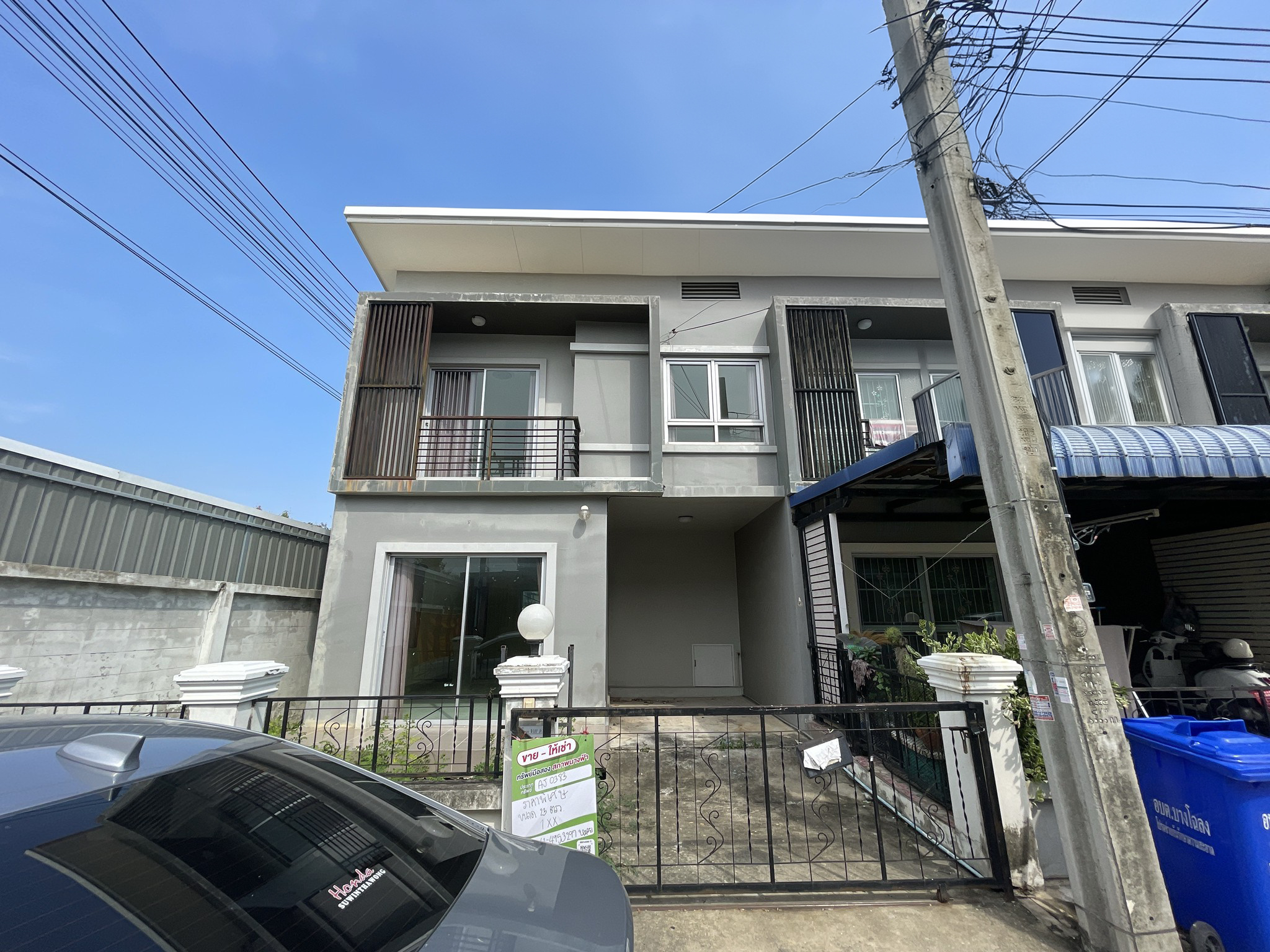 ทรัพย์สถาบันโดย JAM ทาวน์เฮาส์ นิรันดร์วิลล์ (Nirun Ville 10)