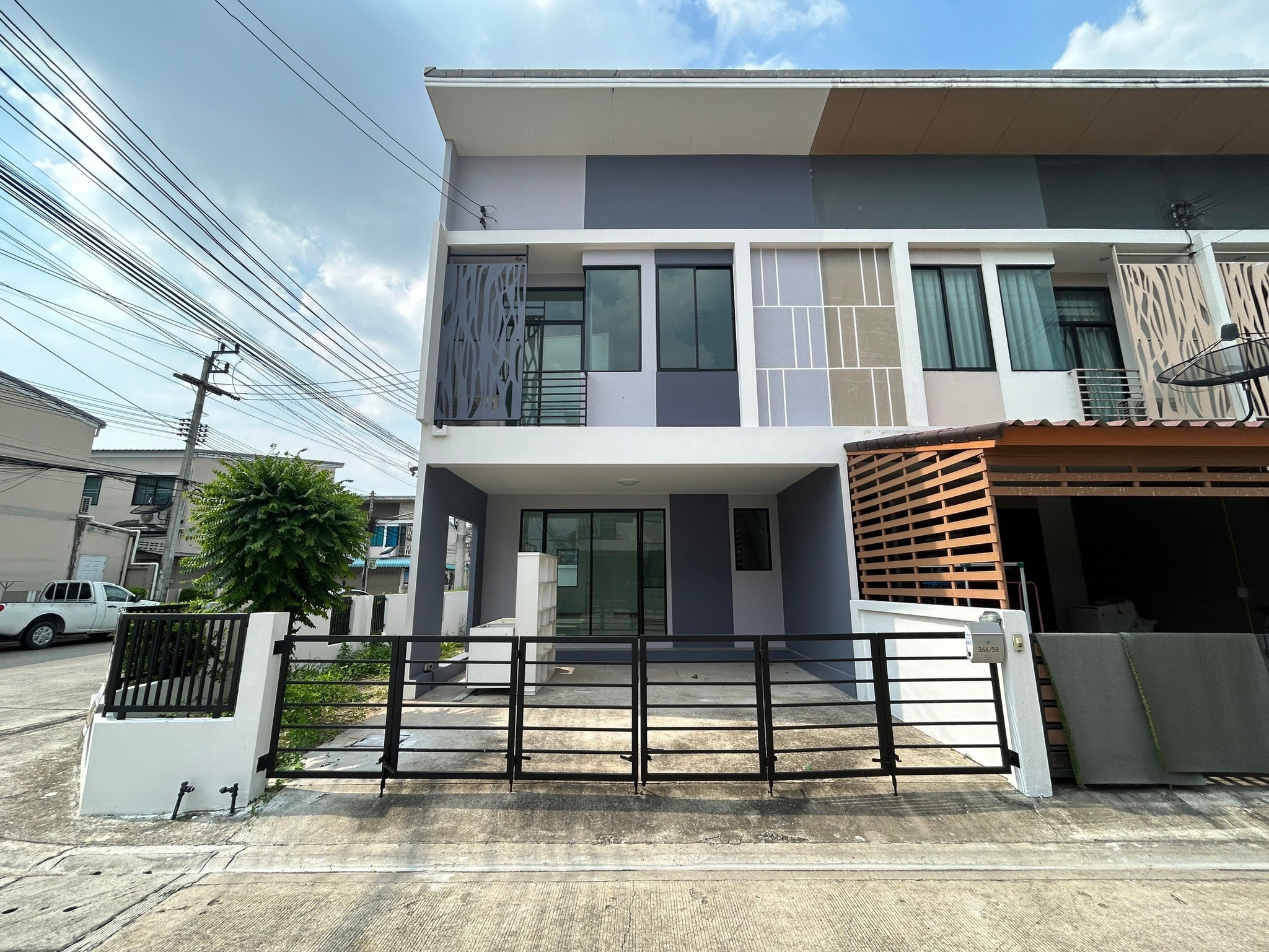 ทรัพย์สถาบันโดย JAM ทาวน์เฮาส์ เดอะทรัสต์ ทาวน์ บ่อวิน (The Trust Town Bowin)