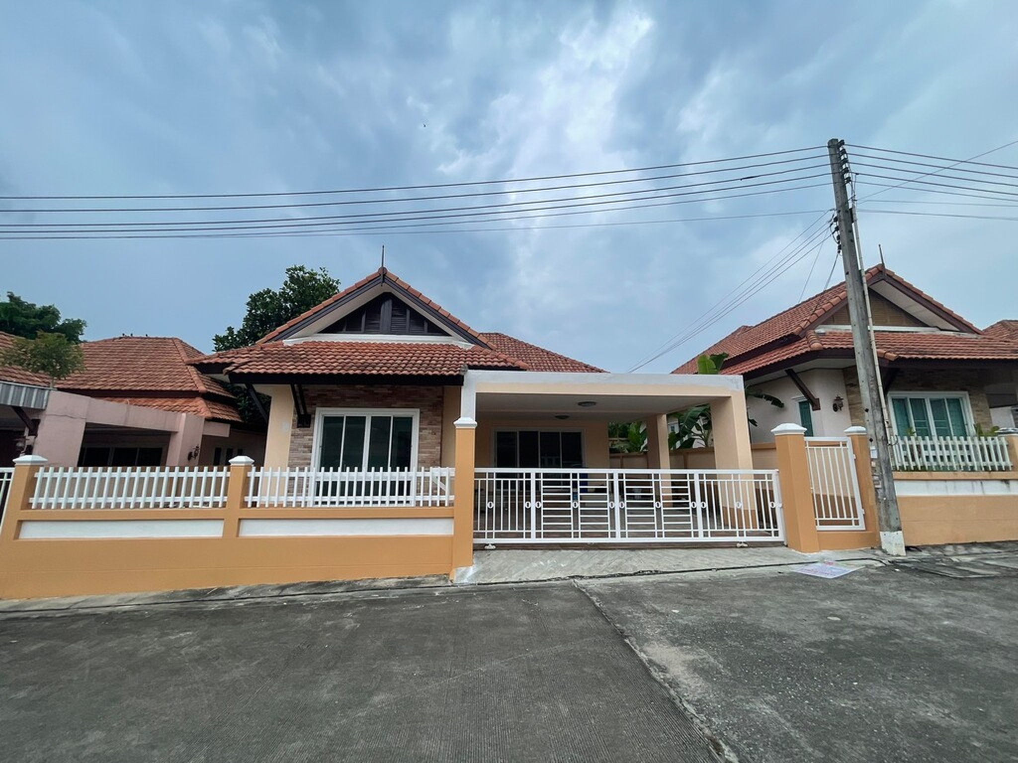ทรัพย์สถาบันโดย JAM ทาวน์เฮาส์ ซี เค ซี วิลเลจ หนองปลาไหล-ปลวกแดง (C K C Village Nongplalai-Pluakdaeng)