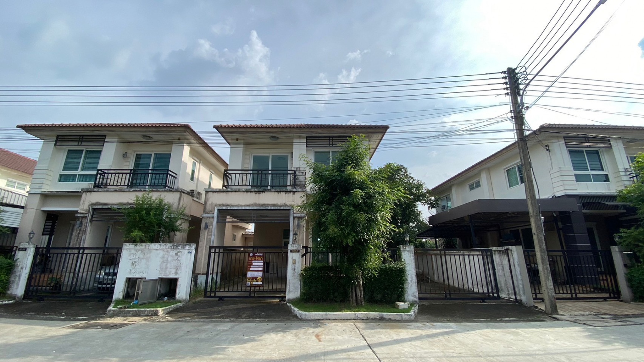 ทรัพย์สถาบันโดย JAM ทาวน์เฮาส์ เอสวิลล์ รังสิต-ลำลูกกา (Baan Pruksa 92 Rangsit-Lamlukka)