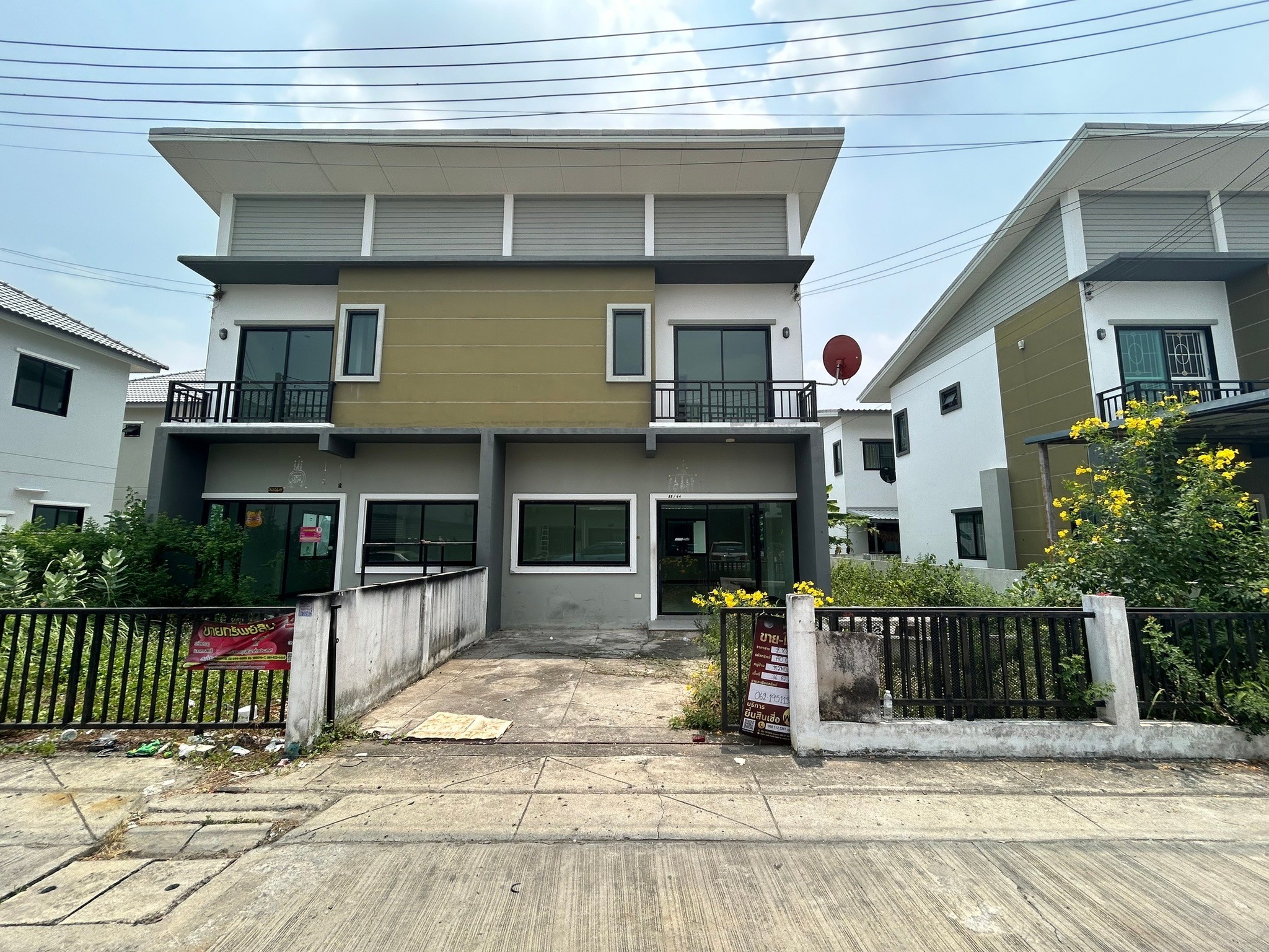 ทรัพย์สถาบันโดย JAM ทาวน์เฮาส์ บ้านทรัพย์ธานี 5 รังสิต คลอง 9 (Baan Supthanee 5 Rangsit Khlong 8)