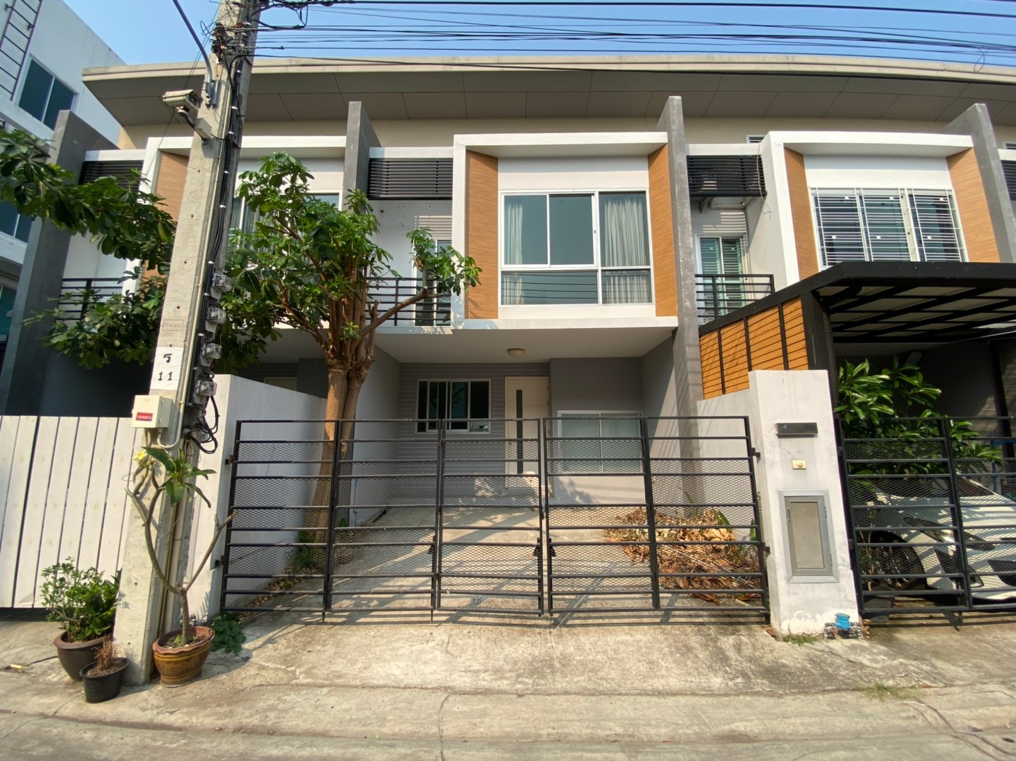 ทรัพย์สถาบันโดย JAM ทาวน์เฮาส์ โนวา อาร์ท ประชาอุทิศ 131 (Nova Art Prachauthit 131)