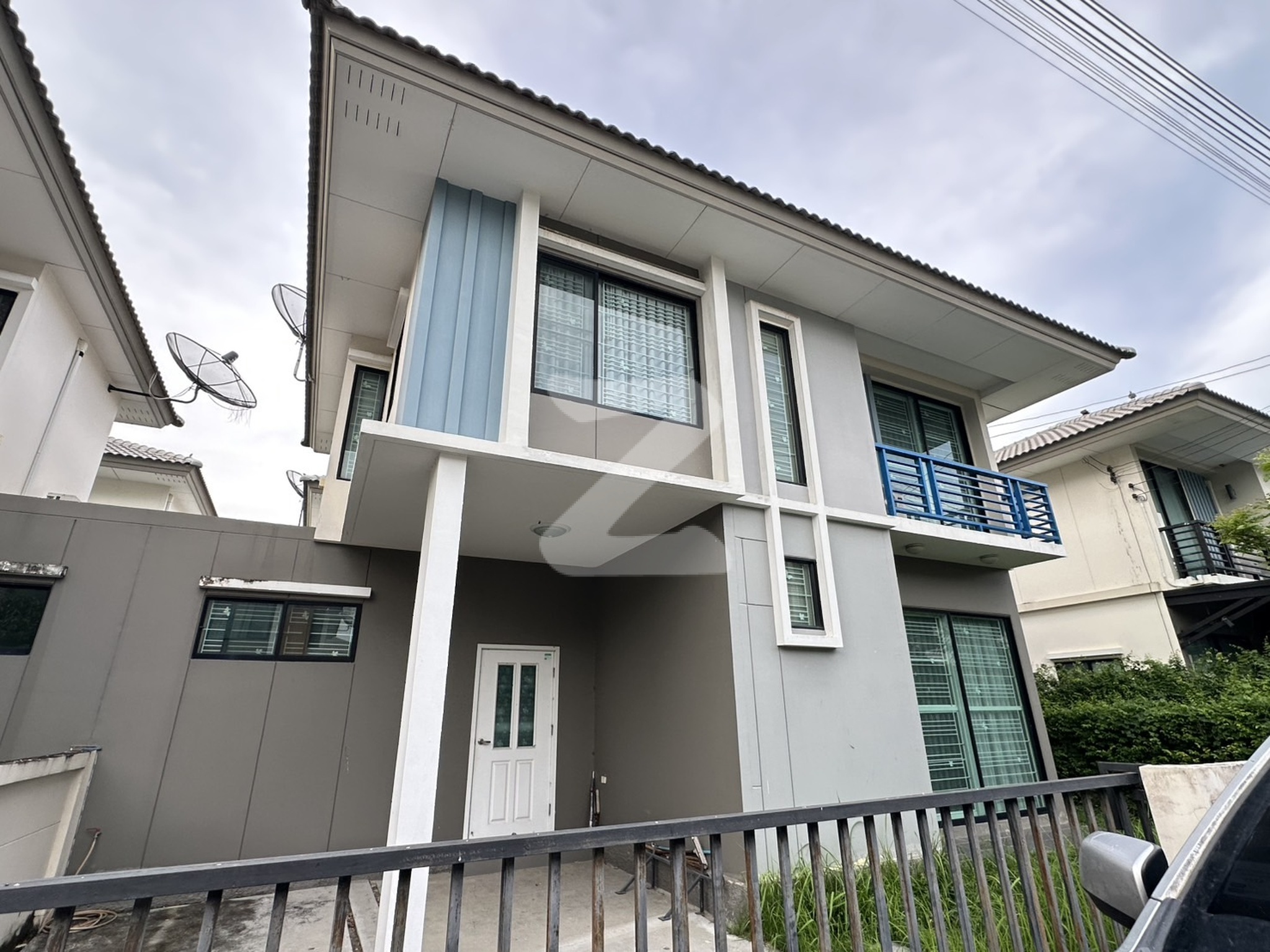 เจ้าของขายเอง** ขายบ้านโครงการเดอะทรัสต์บ้านโพธิ์ ฉะเชิงเทรา 3 พร้อมเฟอร์ฯ ครบชุด!! (แอร์ทั้งหลัง โซฟาอย่างดี ที่นอน ตู้เสื้อผ้า เหล็กดัด)  : เจ้าของขายเอง (งดรับนายหน้า)