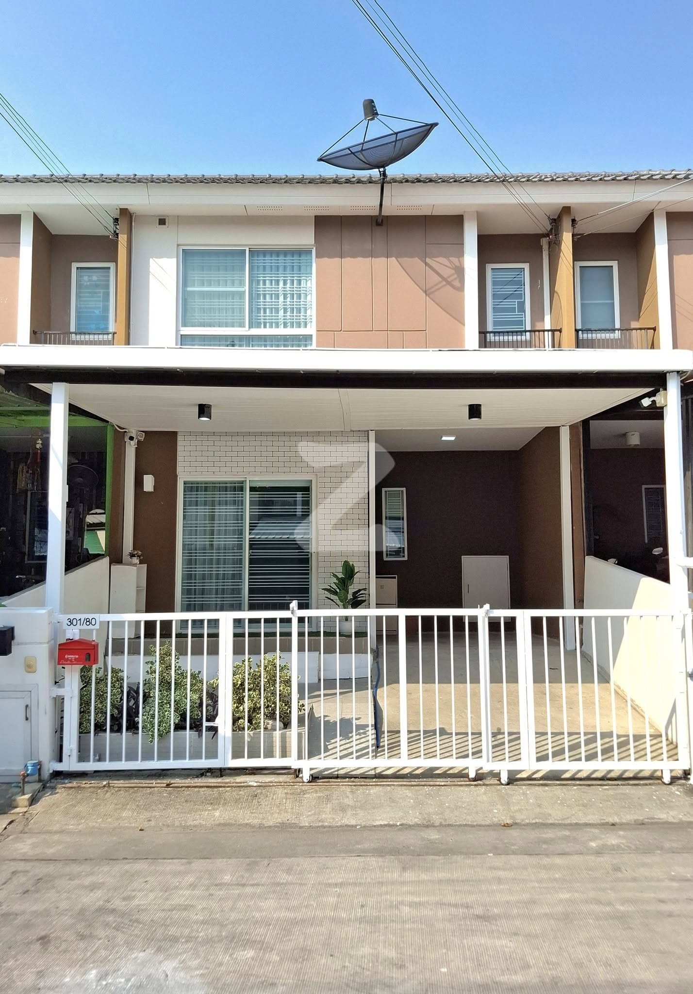 🏡 ให้เช่าบ้าน ทาวน์โฮม 3นอน2น้ำ แอร์ครบทุกห้อง(4ตัว)  ✨️มีเฟอร์ และเครื่องใช้ไฟฟ้า หลังนี้คุ้มชัวร์ ~ 🔶️ #เจ้าของบ้านโพสเอง ~  : เจ้าของให้เช่าเอง (งดรับนายหน้า)