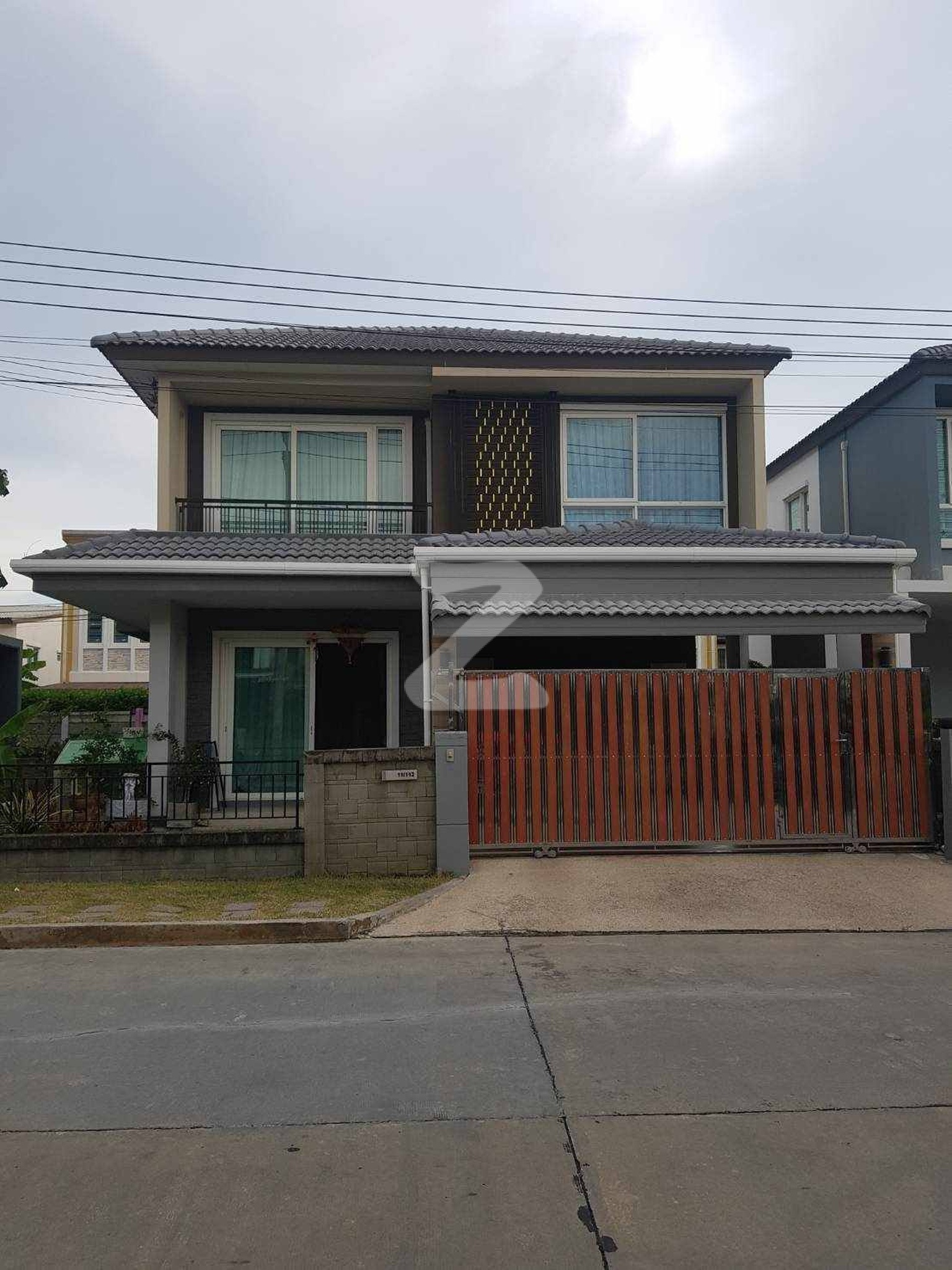 หมู่บ้านโกลเด้น นีโอ1 บางนา-กิ่งแก้ว บ้านตกแต่งพร้อมอยู่ ไซส์ M : เจ้าของขายเอง (งดรับนายหน้า)