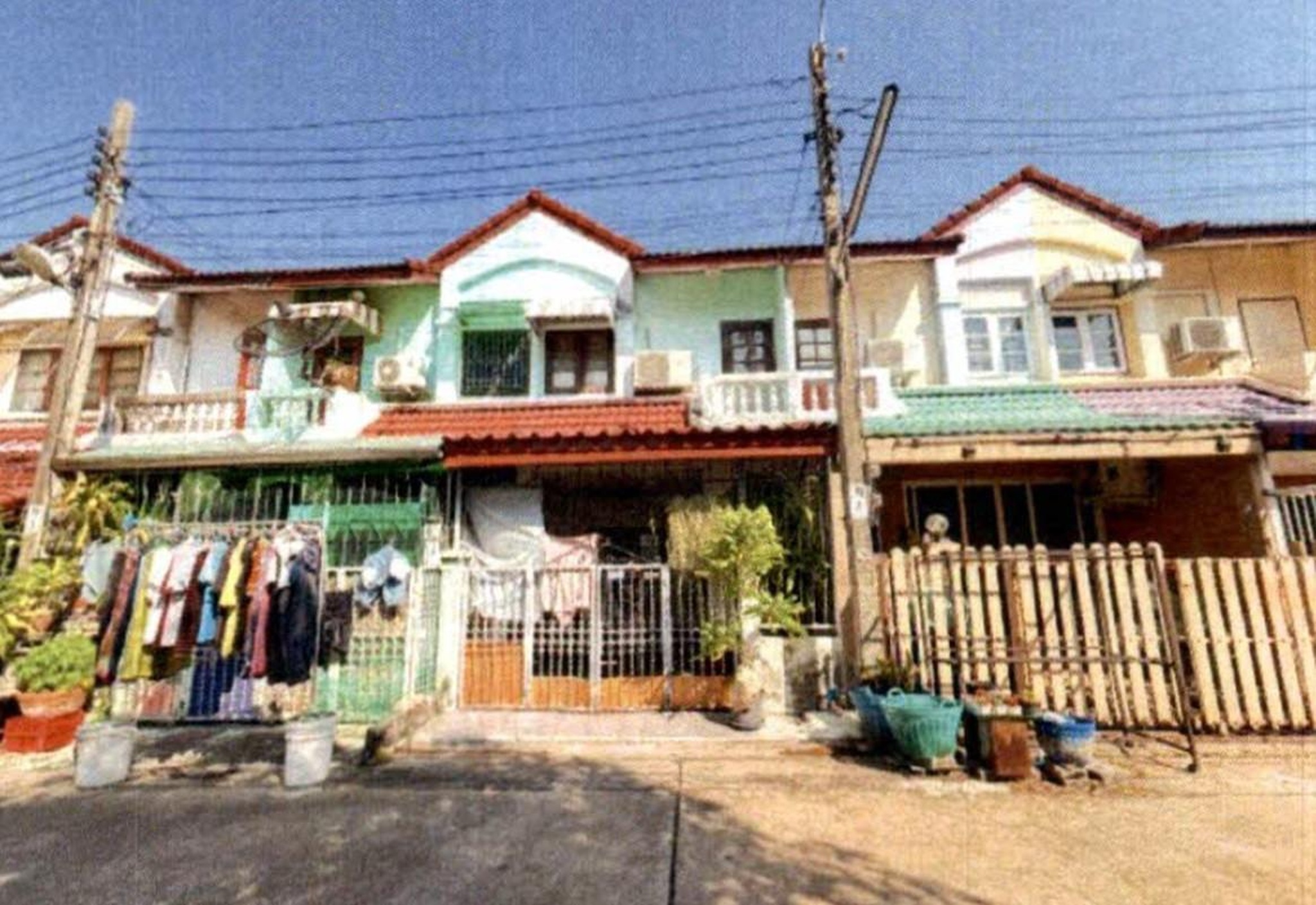 ทรัพย์สถาบันโดย GHB ทาวน์เฮาส์ ศิริวรรณ 1