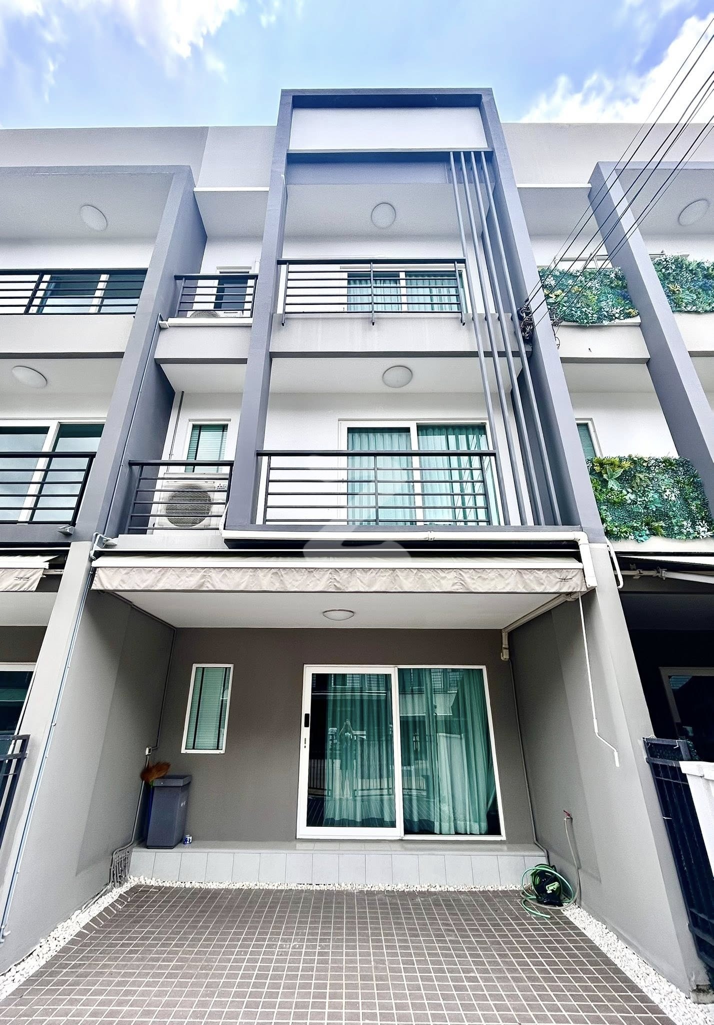 🌟 ขายด่วน !! ทาวน์โฮม 3 ชั้น บ้านกลางเมือง สวนหลวง ร.9 – ทำเลทองบางนา 🌟                              : เจ้าของขายเอง (งดรับนายหน้า)