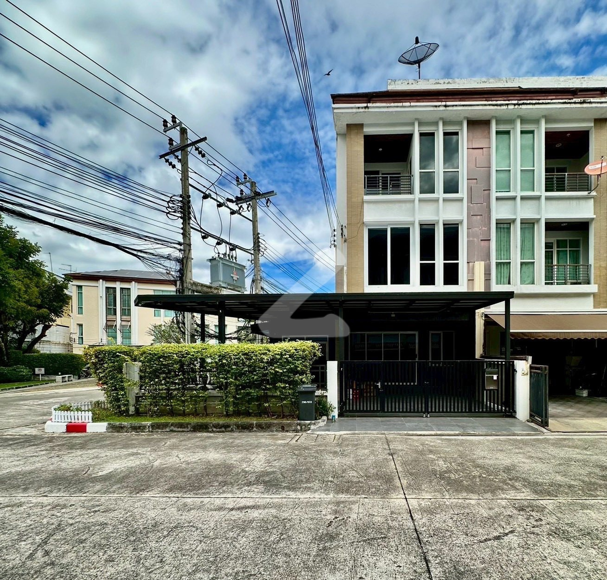 ขายและปล่อยเช่าทาวน์โฮม 3 ชั้น บ้านกลางเมือง S-Sense พระราม 9 - ลาดพร้าว พร้อมเข้าอยู่ ใกล้รร.ฝรั่งเศสนานาชาติ กรุงเทพ      : เจ้าของขายเอง (งดรับนายหน้า)