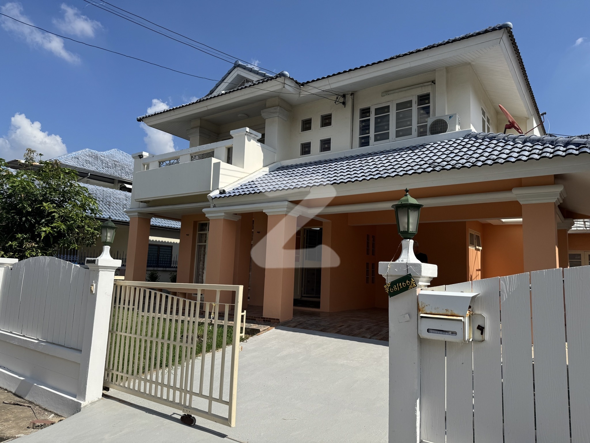 🏠บ้านให้เช่า (เจ้าของบ้านปล่อยเอง)  ️ 🔴รีโนเวทใหม่ทั้งหลัง พร้อมเข้าอยู่ ️  พร้อมเฟอร์นิเจอร์ / เครื่องใช้ไฟฟ้า/ อนุญาตให้เลี้ยงสัตว์   : เจ้าของให้เช่าเอง (งดรับนายหน้า)