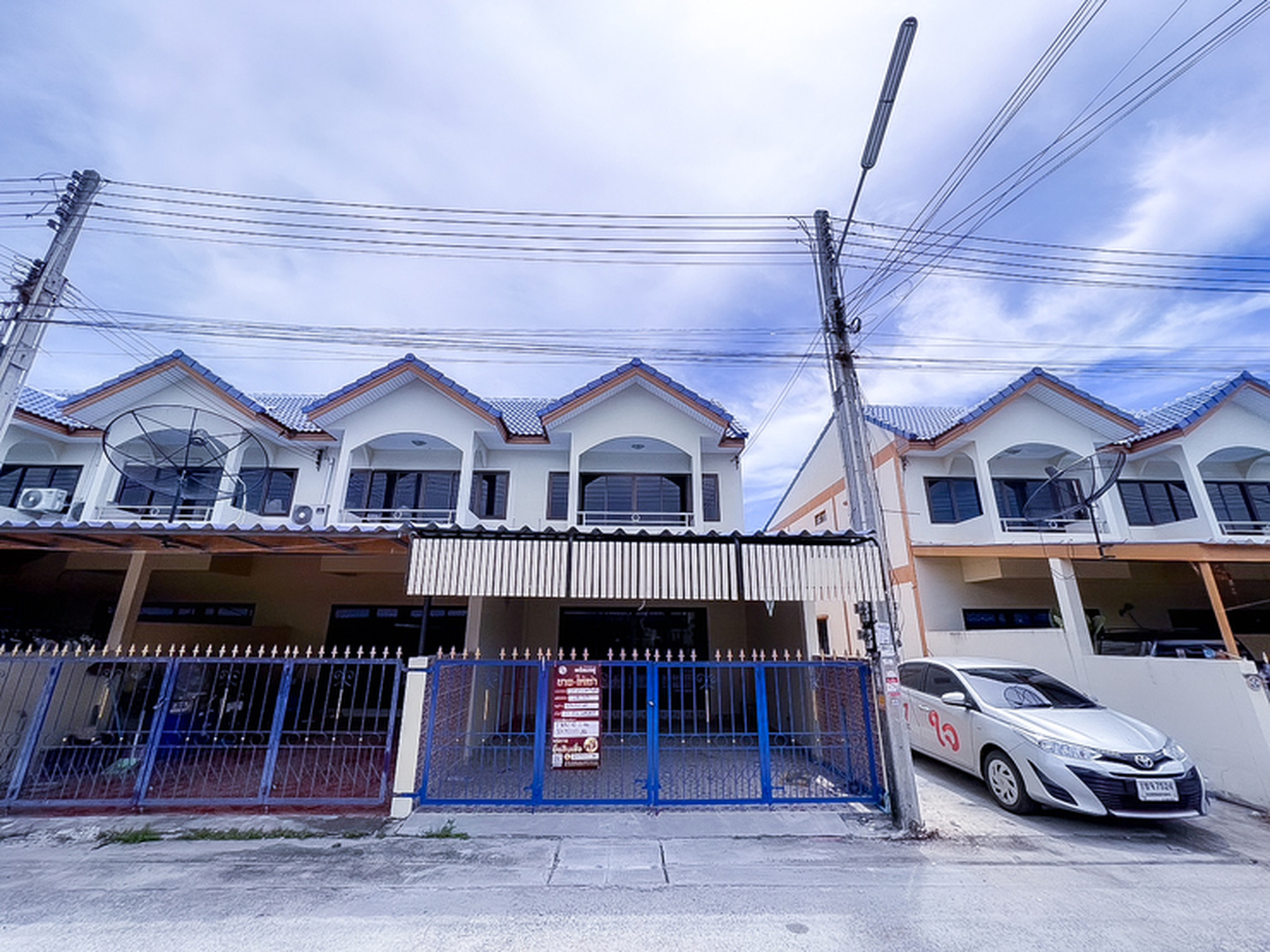 ทรัพย์สถาบันโดย JAM ทาวน์เฮาส์ ดอนเจริญวิลล่า (Don Charoen Villa)