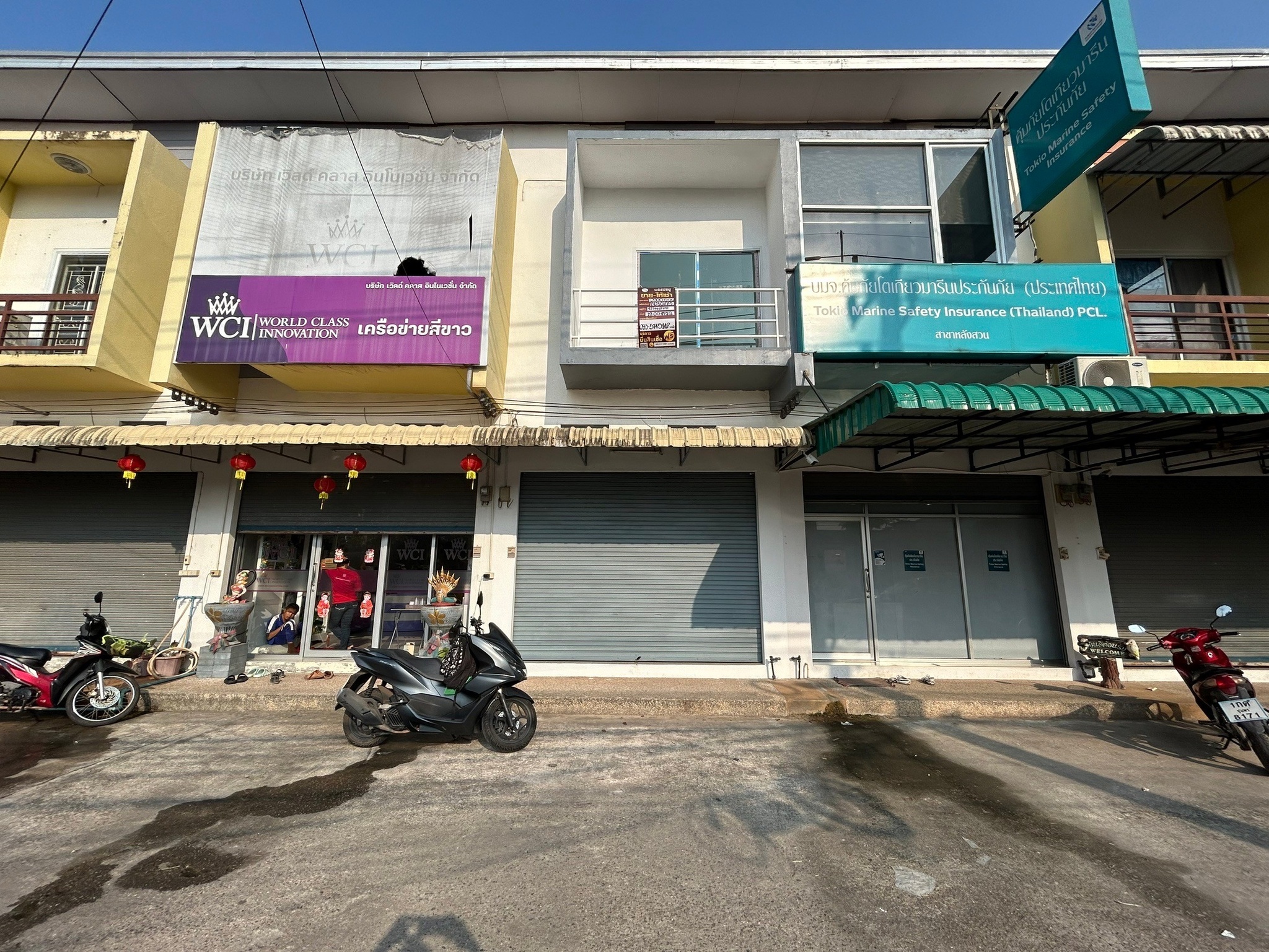 ทรัพย์สถาบันโดย JAM ตึกแถว-อาคารพาณิชย์ บ้านสวย โลตัส (หลังสวน) (Baan Suay Paragon Lang Suan)