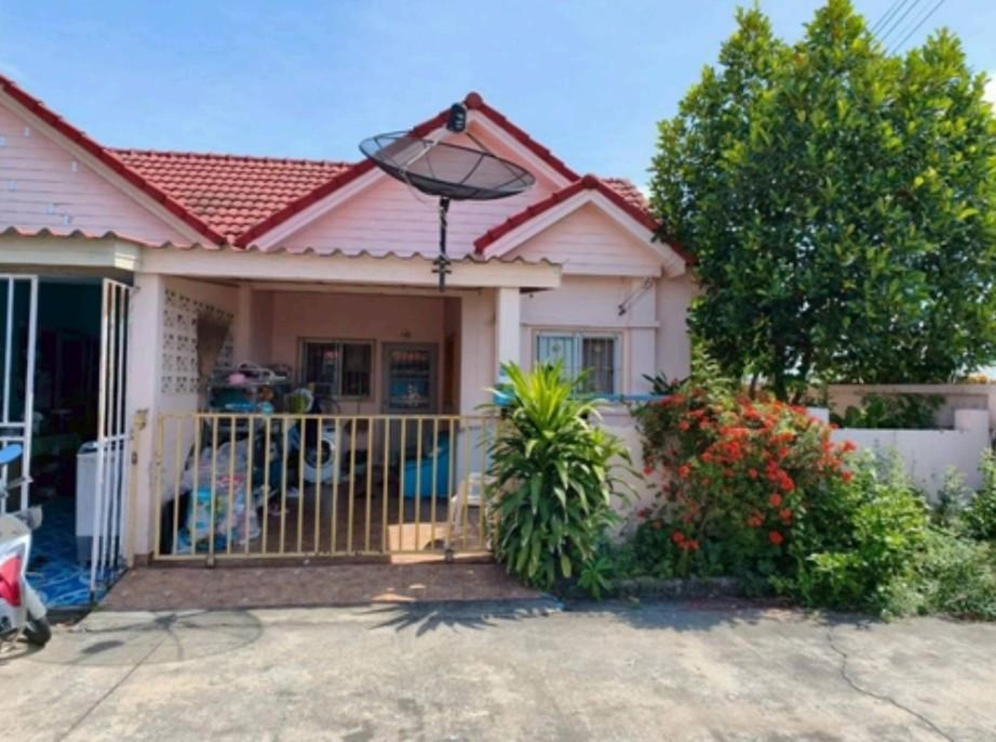 ทรัพย์สถาบันโดย GHB ทาวน์เฮาส์ กรีนการ์เด้นโฮม 10 คลอง 11 (Green Garden Home Klong 11)