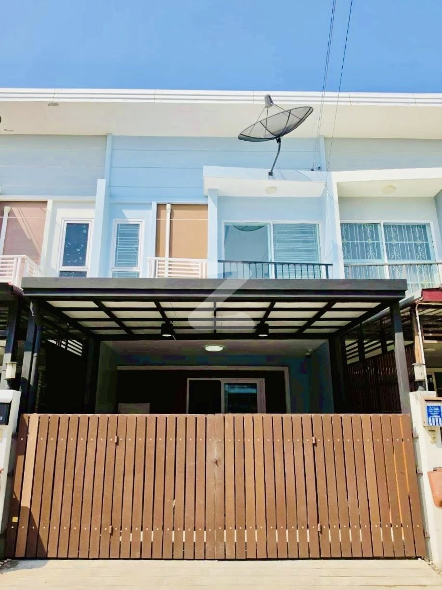 ขายทาวน์โฮม🏠 พร้อมโอนฯ 🔥 🔰ใกล้เมกาบางนา หิ้วกระเป๋า เข้าอยู่ได้เลย😁🤟🌟                        : เจ้าของขายเอง (งดรับนายหน้า)
