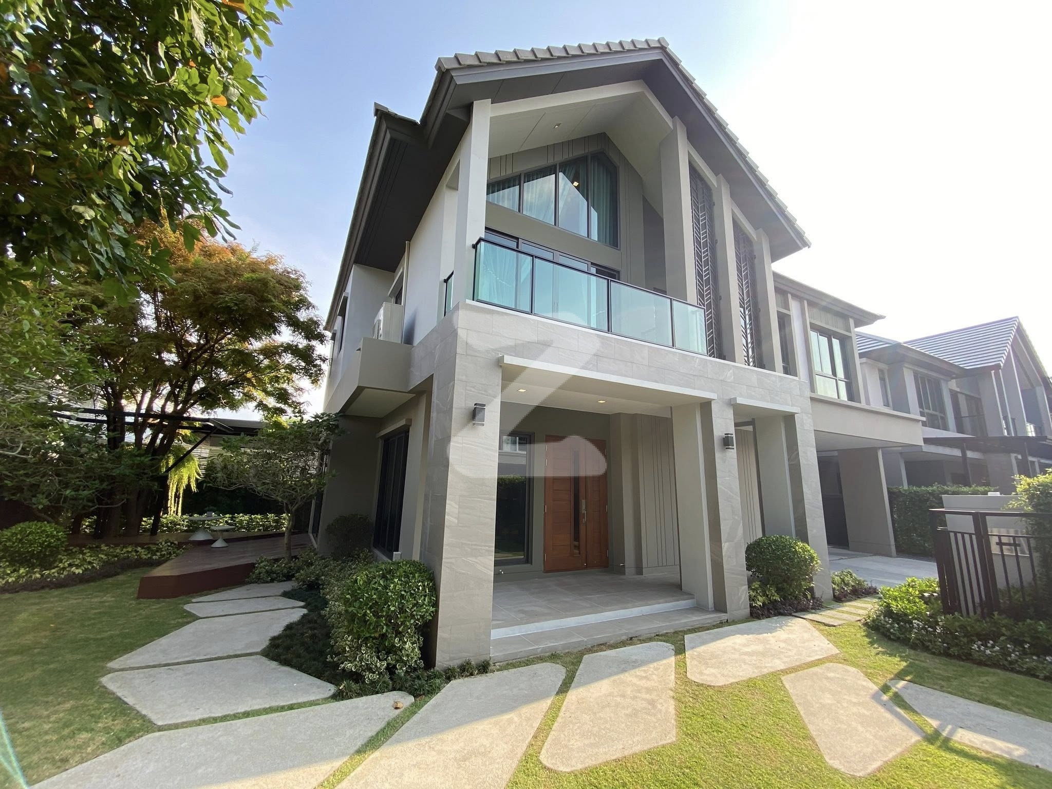 บ้านตั้งอยู่ใน หมู่บ้านบางกอก บูเลอวาร์ด วิภาวดี โครงการบ้านเดี่ยวระดับคุณภาพ บนทำเลศักยภาพย่านวิภาวดี–จตุจักร–งามวงศ์วาน เดินทางสะดวก ใกล้ถนนสายหลัก : เจ้าของขายเอง (งดรับนายหน้า)