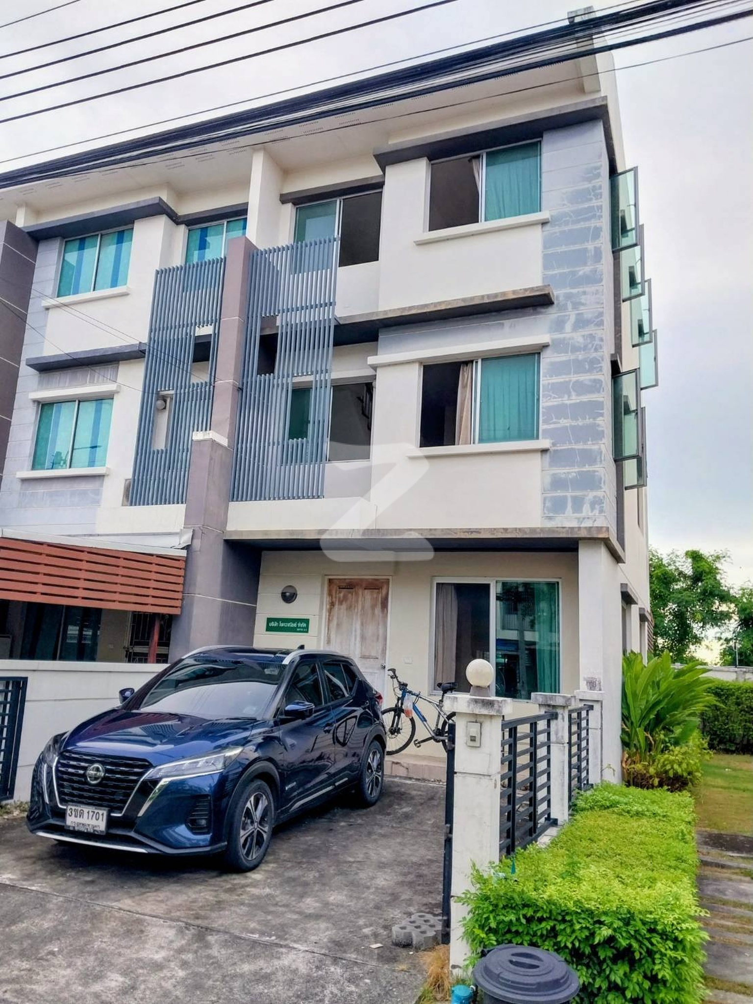ทาวน์โฮม 3 ชั้น ห้องมุม มบ.ทาวน์พลัส เทพารักษ์ 2.9 ล้าน เจ้าของขายเอง : เจ้าของขายเอง (งดรับนายหน้า)