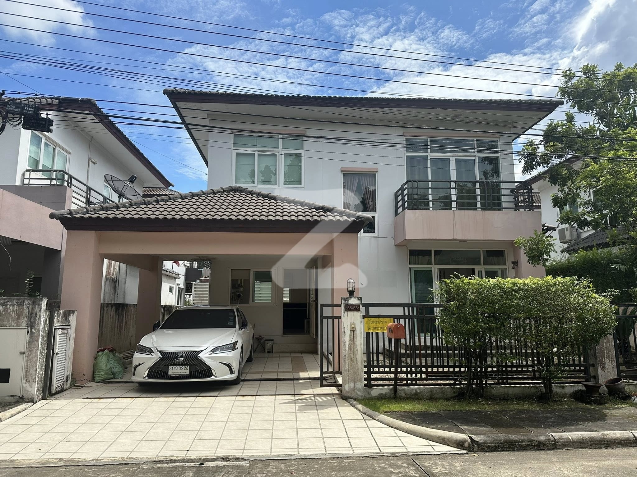 #เจ้าของบ้านขายเอง #ทําเลสวย #ทำเลหายาก #วัชรพล #สุขาภิบาล5 6,800,000 บาท📍บ้านเดี่ยวหน้าบ้านไม่ชนใครสวยมาก สไตล์คลาสสิก"  : เจ้าของขายเอง (งดรับนายหน้า)