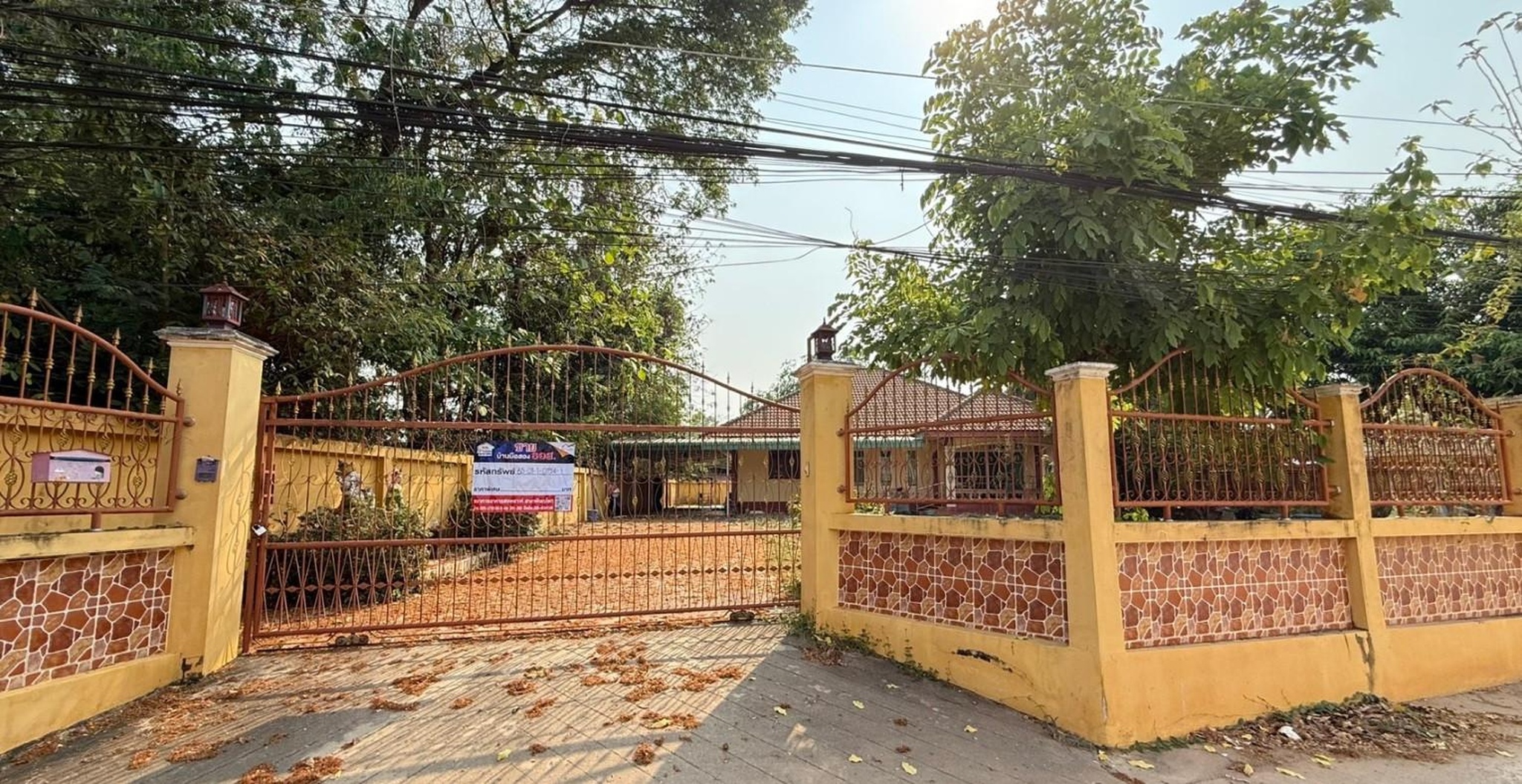 ทรัพย์สถาบันโดย GHB บ้านเดี่ยว ซอยประสานมิตรต่อซ.ไม่มี ถนนรพช.สายบ.เต็งหนาม-บ.