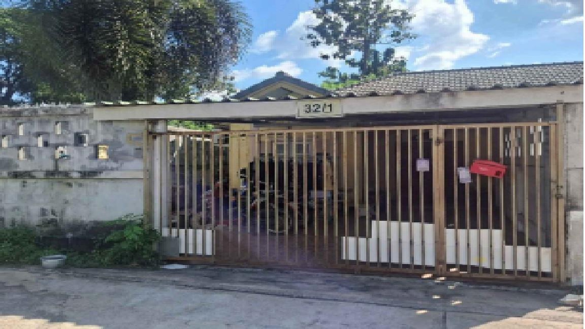 ทรัพย์สถาบันโดย GHB ทาวน์เฮาส์ ถนนสามล