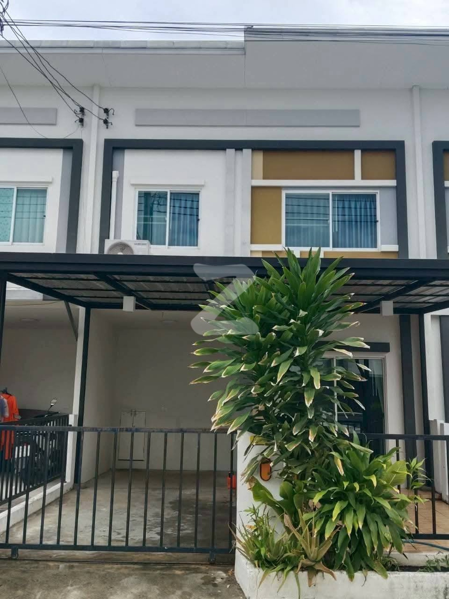 🏡 ให้เช่าบ้าน/ทาวน์โฮม ไลโอบลิสซ์ ศรีนครินทร์-เทพารักษ์ ซอย เทพารักษ์ 96 (ซ.โรงงานแป้งตรางู)  * เจ้าของให้เช่าเอง** : เจ้าของให้เช่าเอง (งดรับนายหน้า)