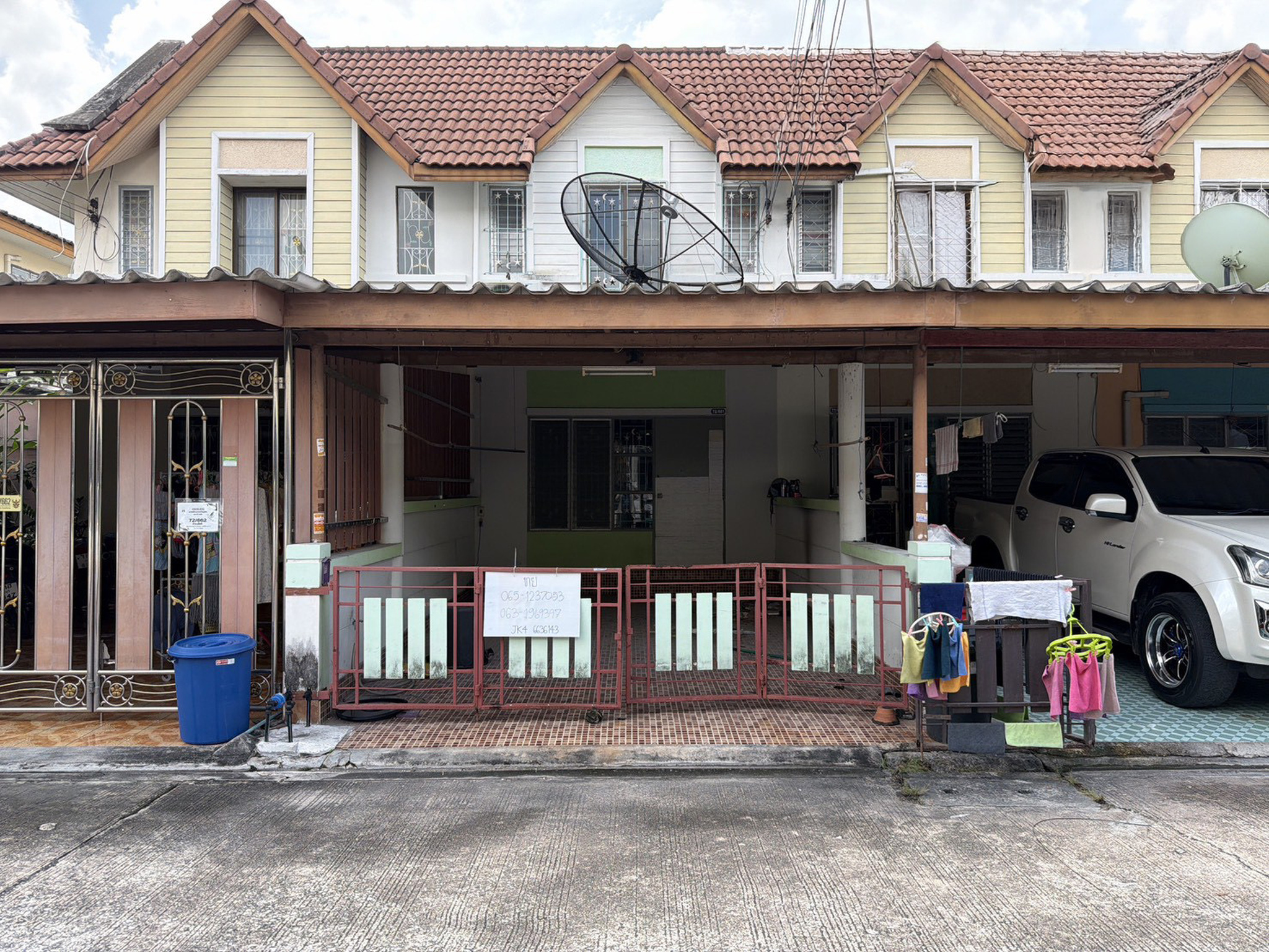 ทรัพย์สถาบันโดย JAM ทาวน์เฮาส์ แฟมิลี่ ทาวน์ สุขประยูร เฟส 2 (Family City Sukprayoon)