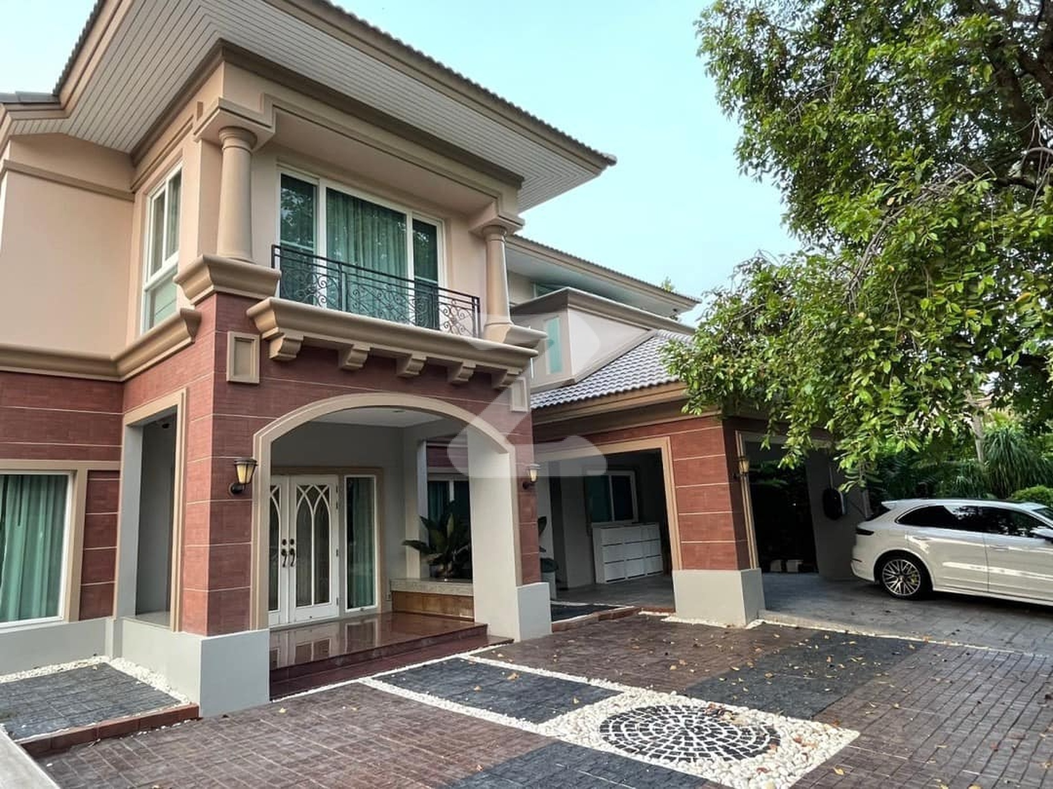 ขายบ้าน ในโครงการหมู่บ้านลัดดารมย์-อิลิแกนซ์ (ราชพฤกษ์-รัตนาธิเบศร์)แปลงมุมพร้อมสระว่ายน้ำ บิ้วอินอีก 7 ล. : เจ้าของขายเอง (งดรับนายหน้า)