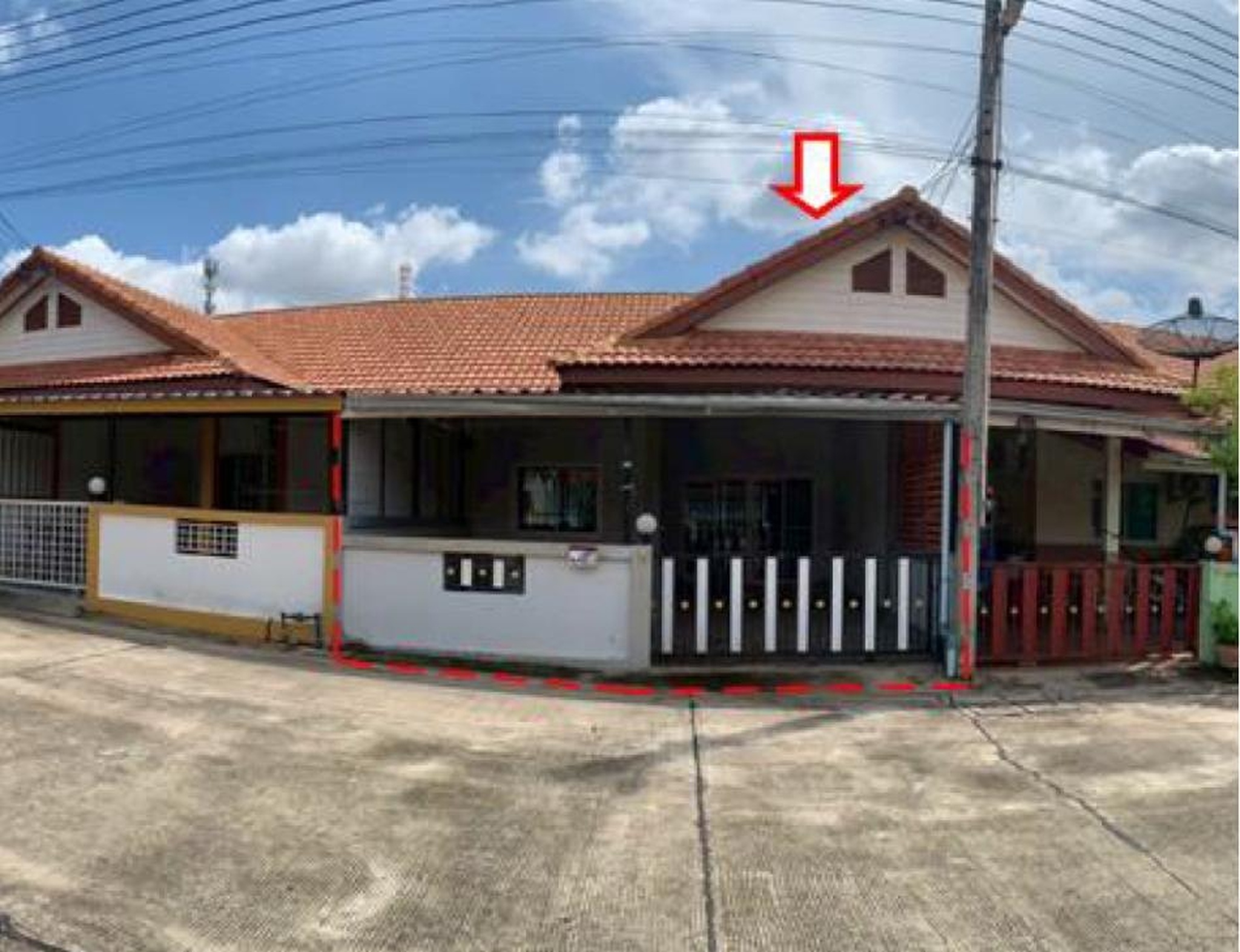 ทรัพย์สถาบันโดย GHB ทาวน์เฮาส์ แผ่นดินทอง ลิฟวิ่งโฮม (Pandintong Living Homes)