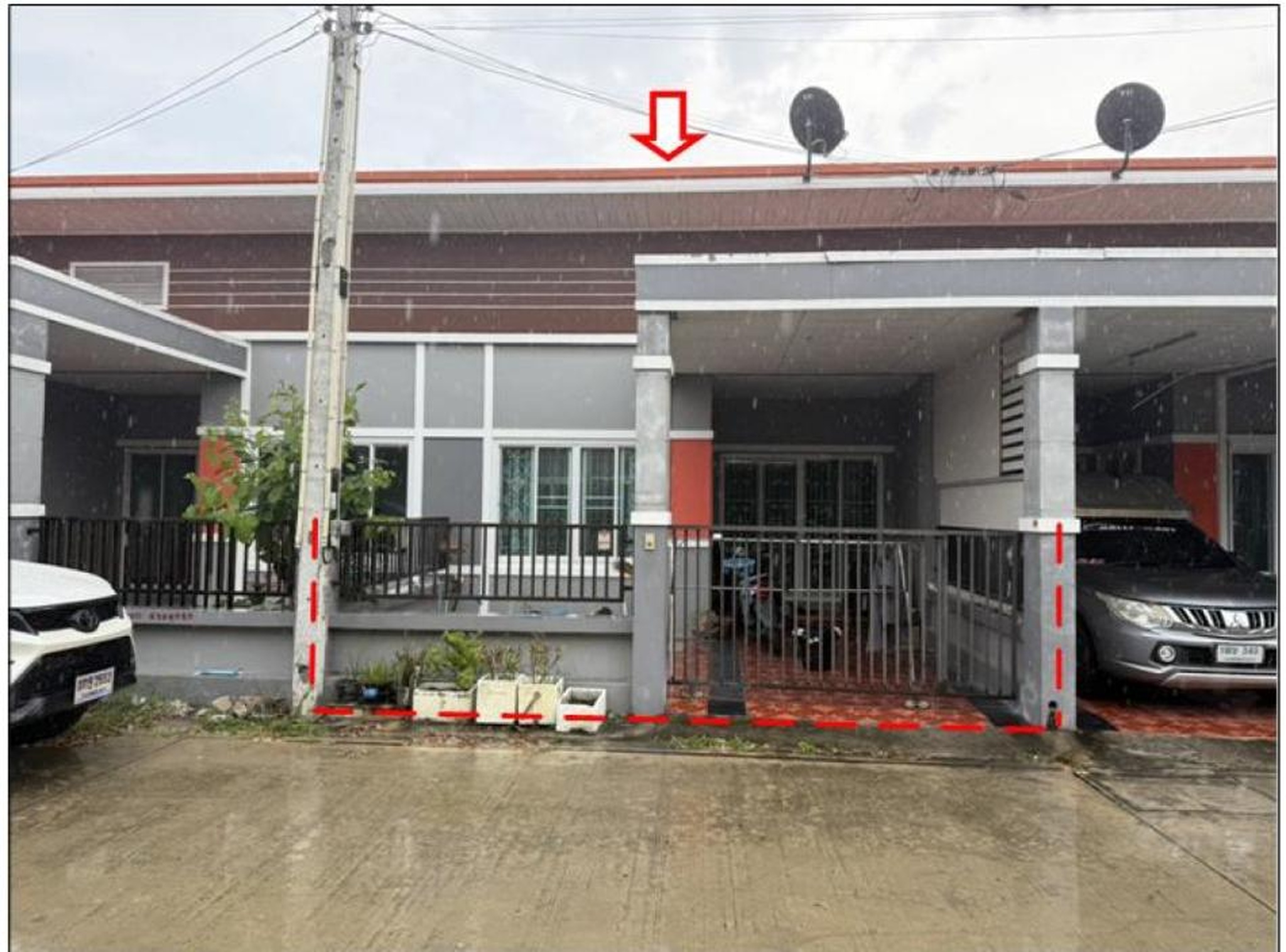 ทรัพย์สถาบันโดย GHB ทาวน์เฮาส์ ทรัพย์มณี 999 (Sapmanee 999 Phase 1 Maenam Khoo Soi 3)