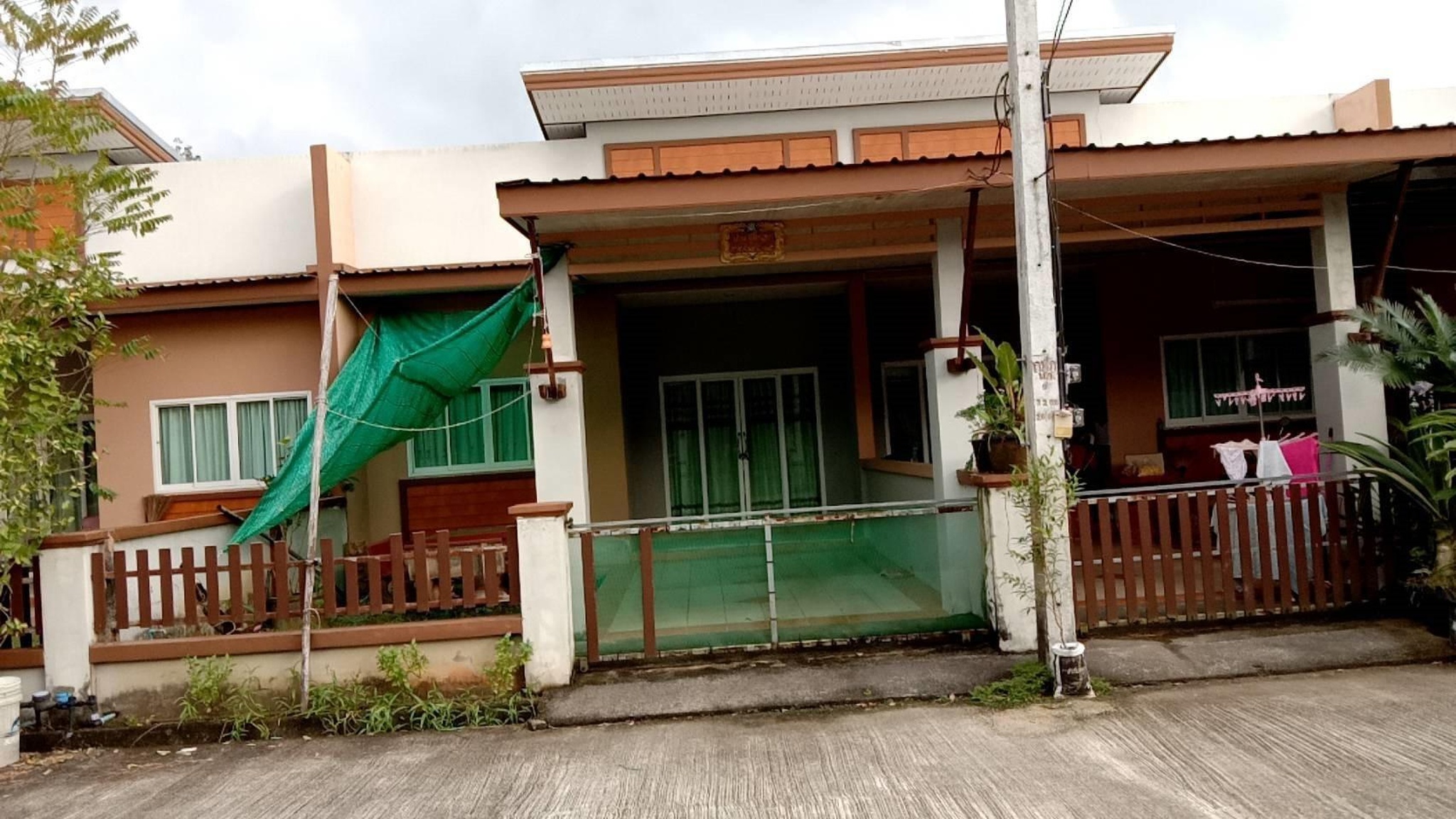 ทรัพย์สถาบันโดย GHB ทาวน์เฮาส์ บ้านในเมืองใหม่