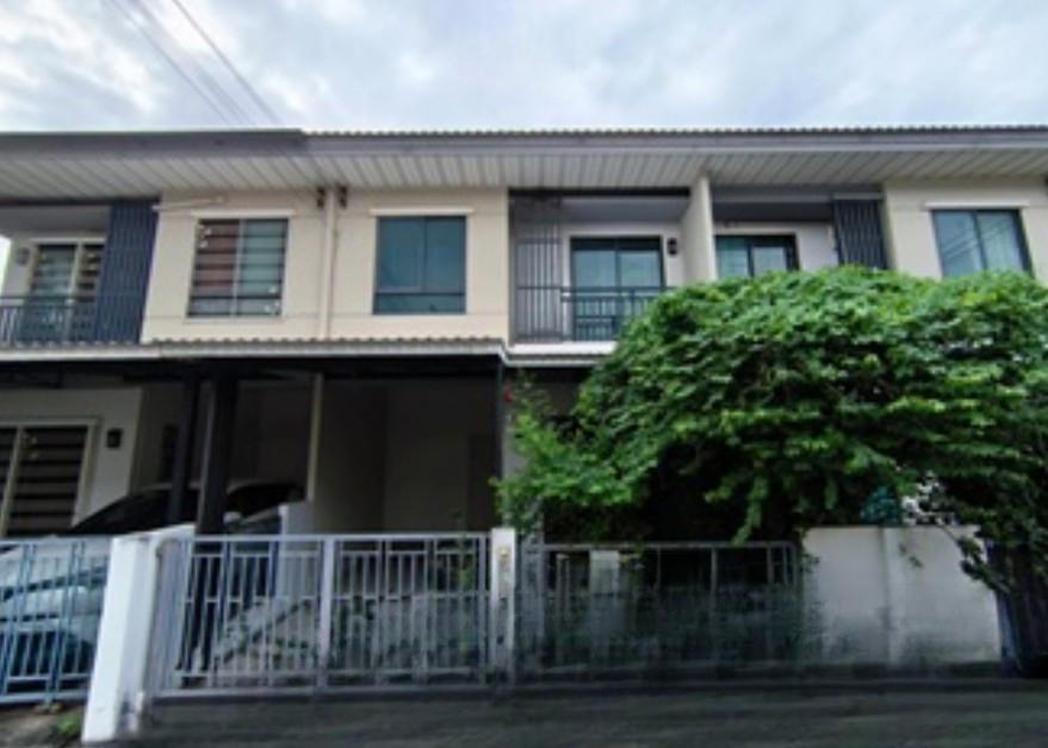 ทรัพย์สถาบันโดย GHB ทาวน์เฮาส์ โมดิวิลล่าทาวน์โฮมชัยพฤกษ์ (Modi Villa Chaiyaphruek)