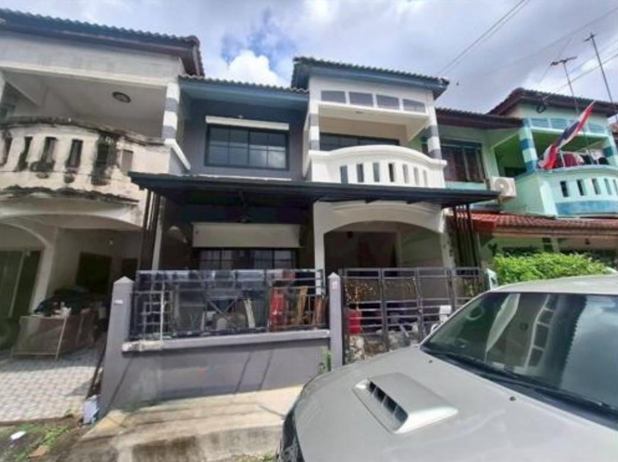 ทรัพย์สถาบันโดย GHB ทาวน์เฮาส์ แลนด์วิลล่า